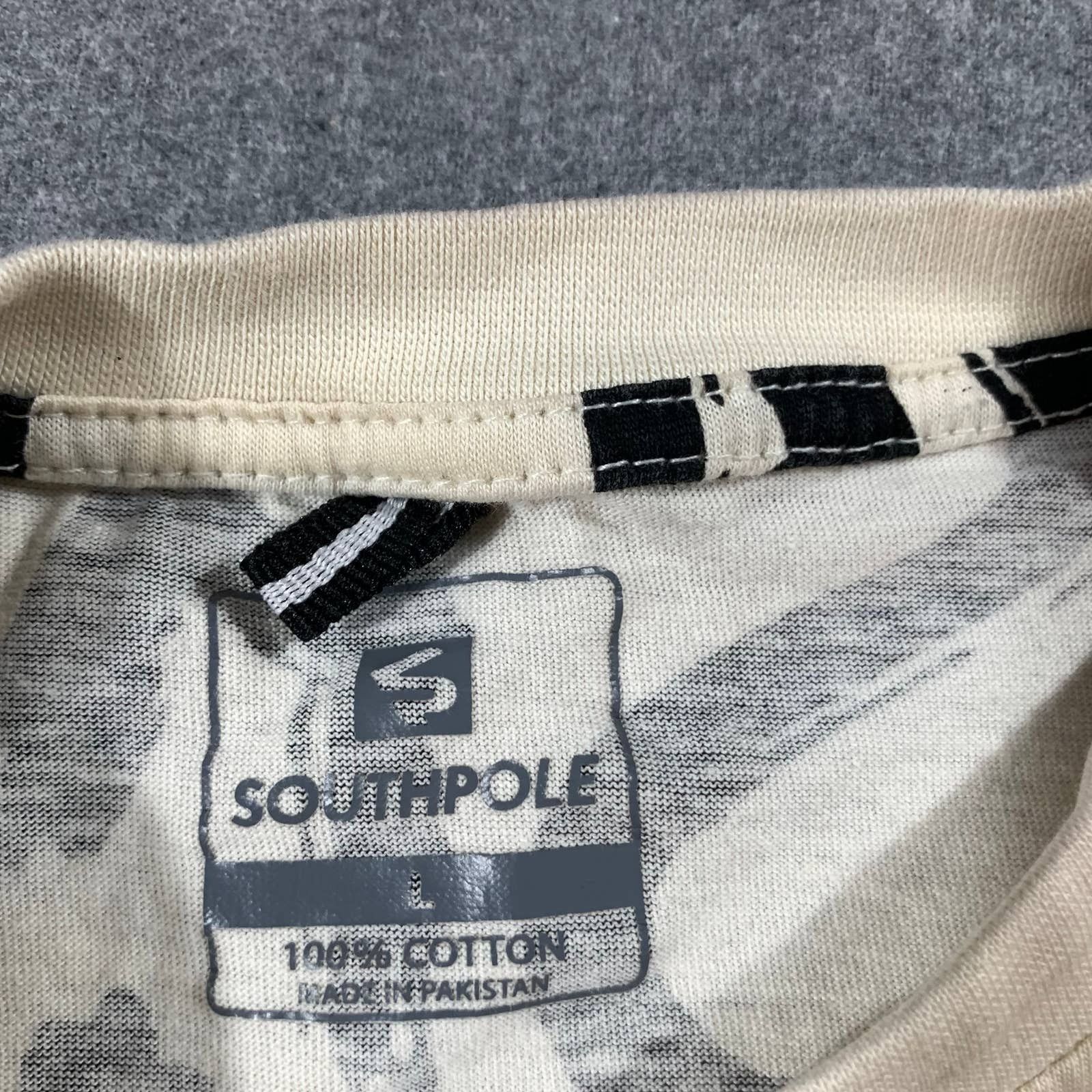 Southpole South Pole Savage Tiger Shirt Women Large White Short Sleeve Size L / US 10 / IT 46 - 3 Thumbnail