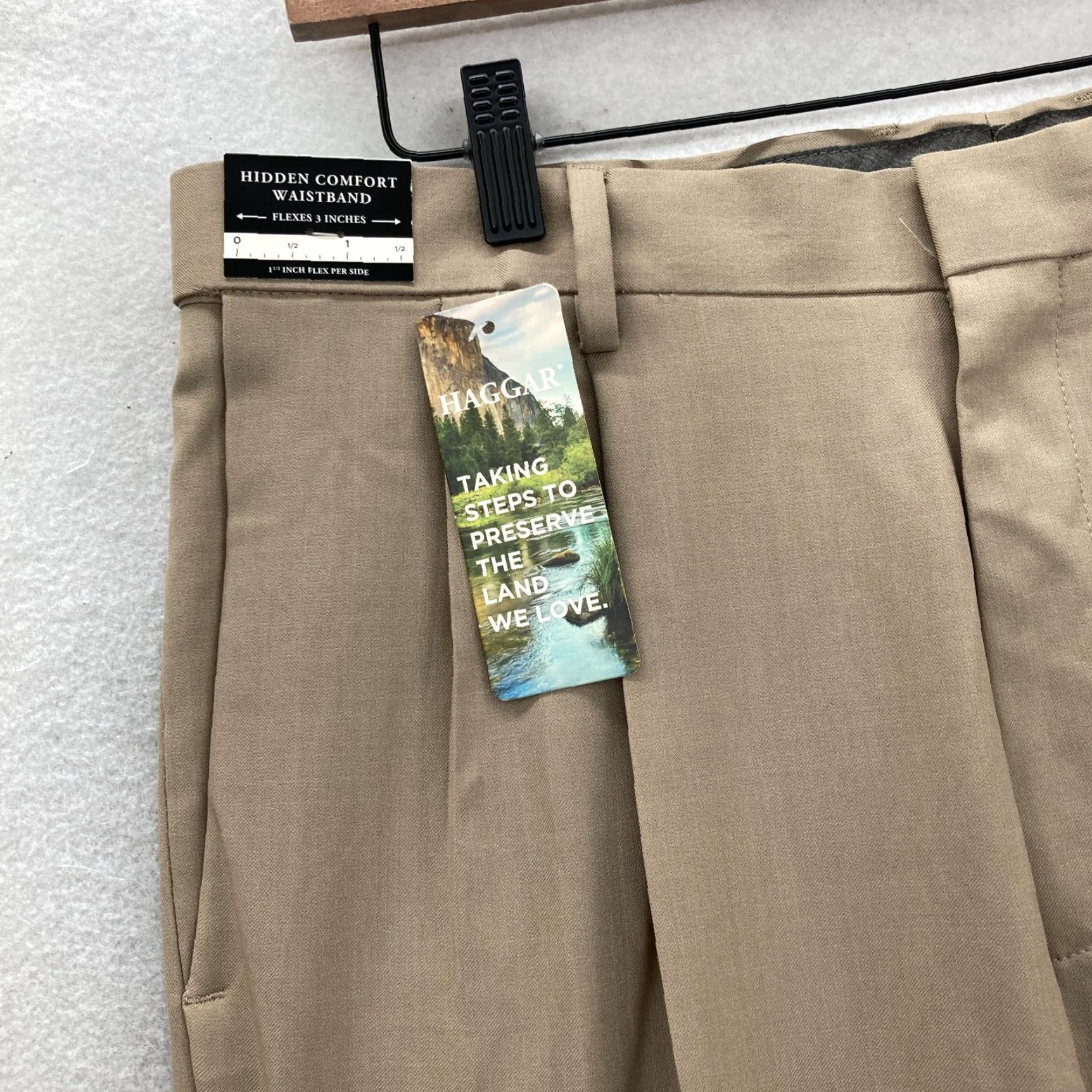 Haggar Haggar Dress Pants Mens 34x30 Khaki Beige Stretch Premium Comfort Wrinkle Resistant Business Workwear Straight Inseam 30in Regular Fit Size US 34 / EU 50 - 3 Thumbnail