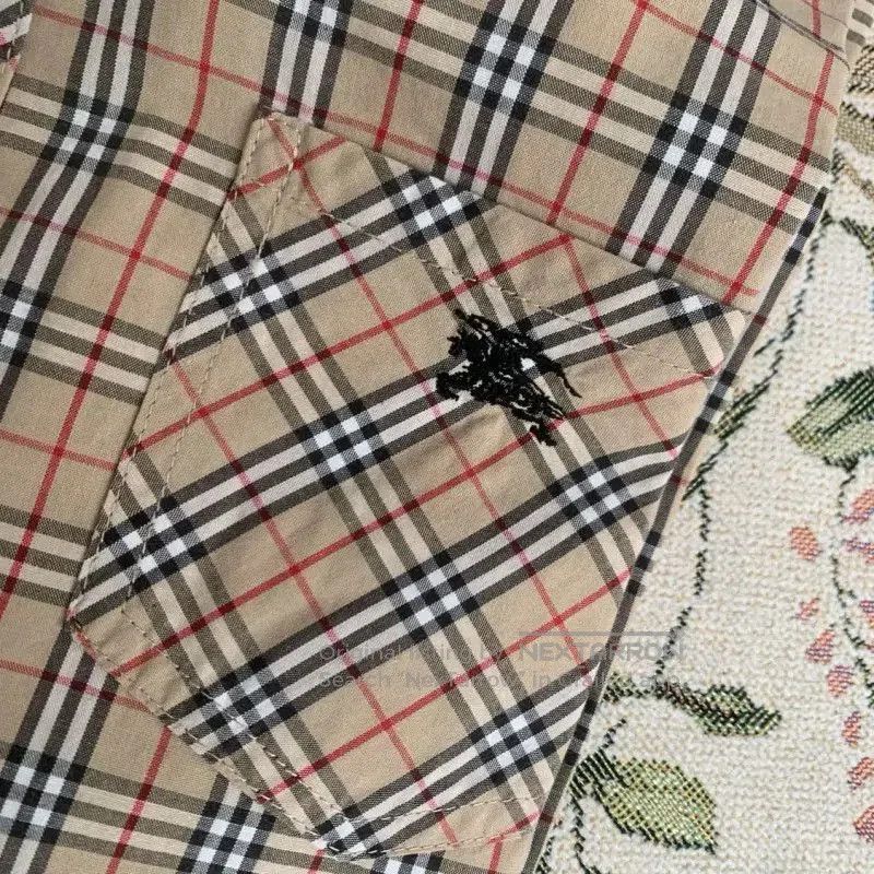 Burberry Burberry Khaki Long Sleeve Cotton Shirt. Size L / US 10 / IT 46 - 2 Thumbnail