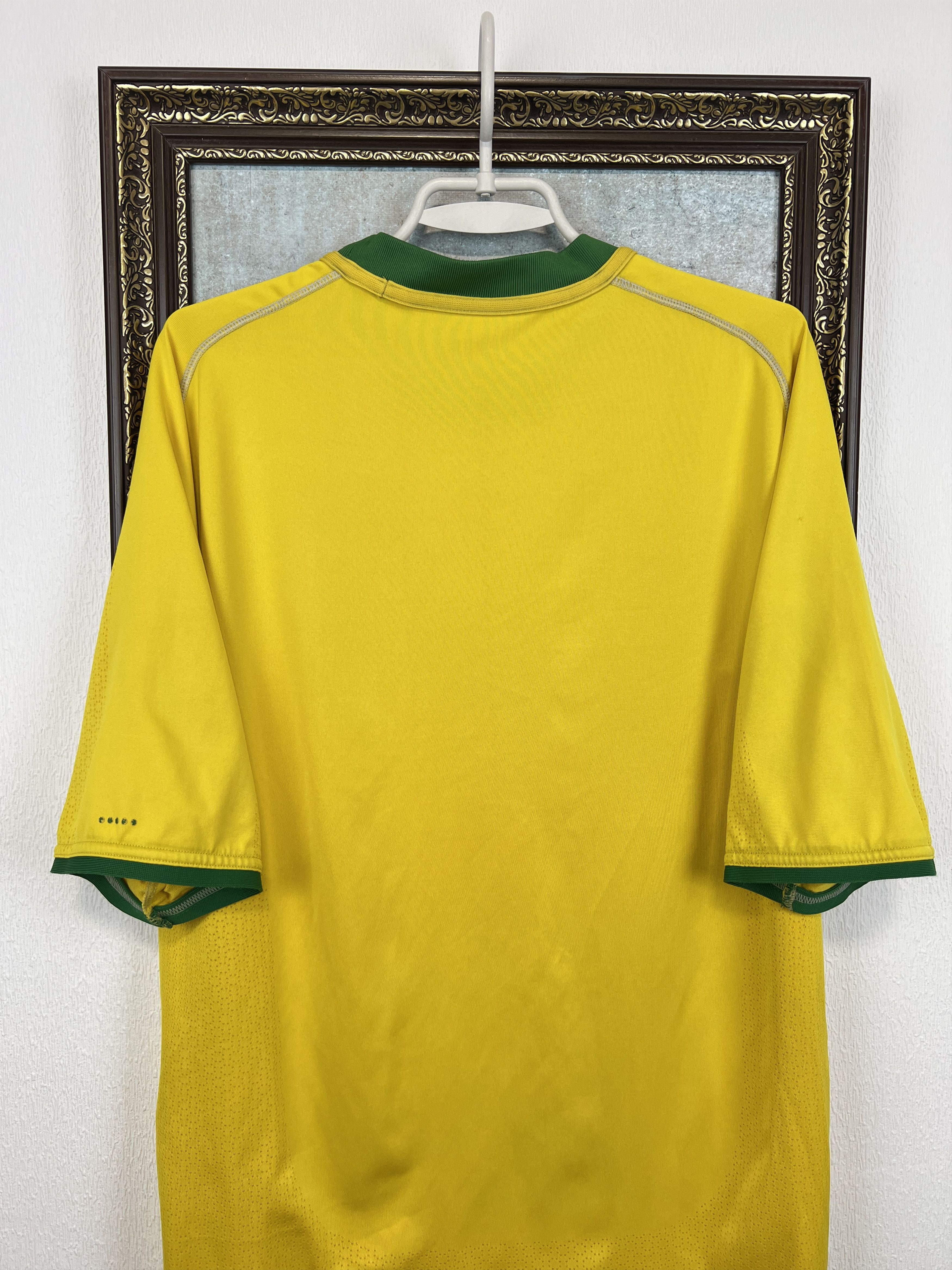 Nike Brazil Home football shirt Soccer Jersey National Team Rare Size US L / EU 52-54 / 3 - 10 Thumbnail