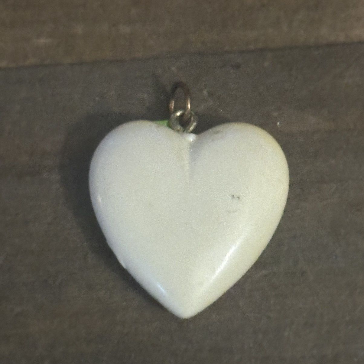 Vintage Vintage lucite rainbow heart pendant with rhinestone Size ONE SIZE - 3 Thumbnail