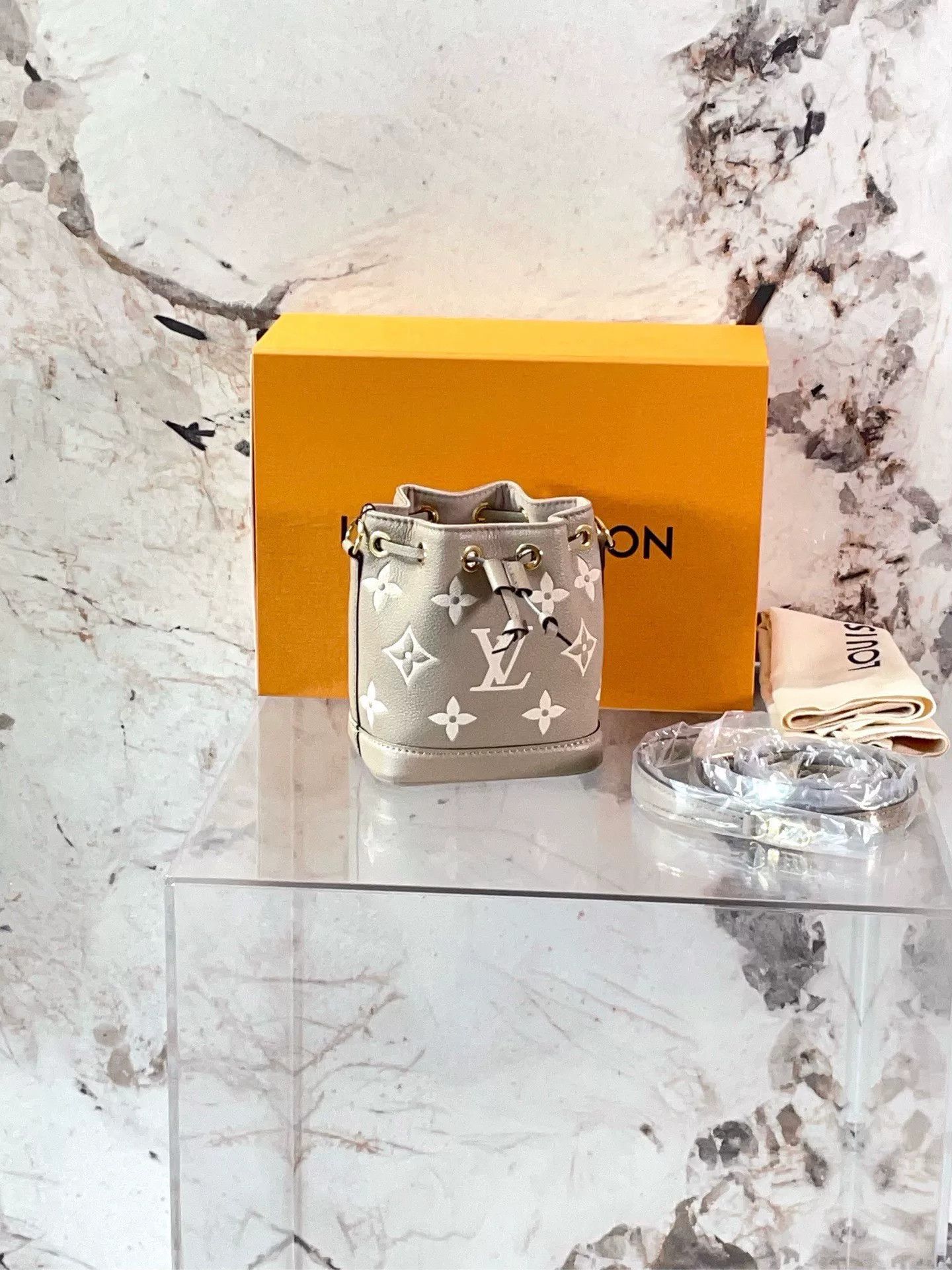 Louis Vuitton Pre-loved Bag Very good condition Size ONE SIZE - 1 Thumbnail