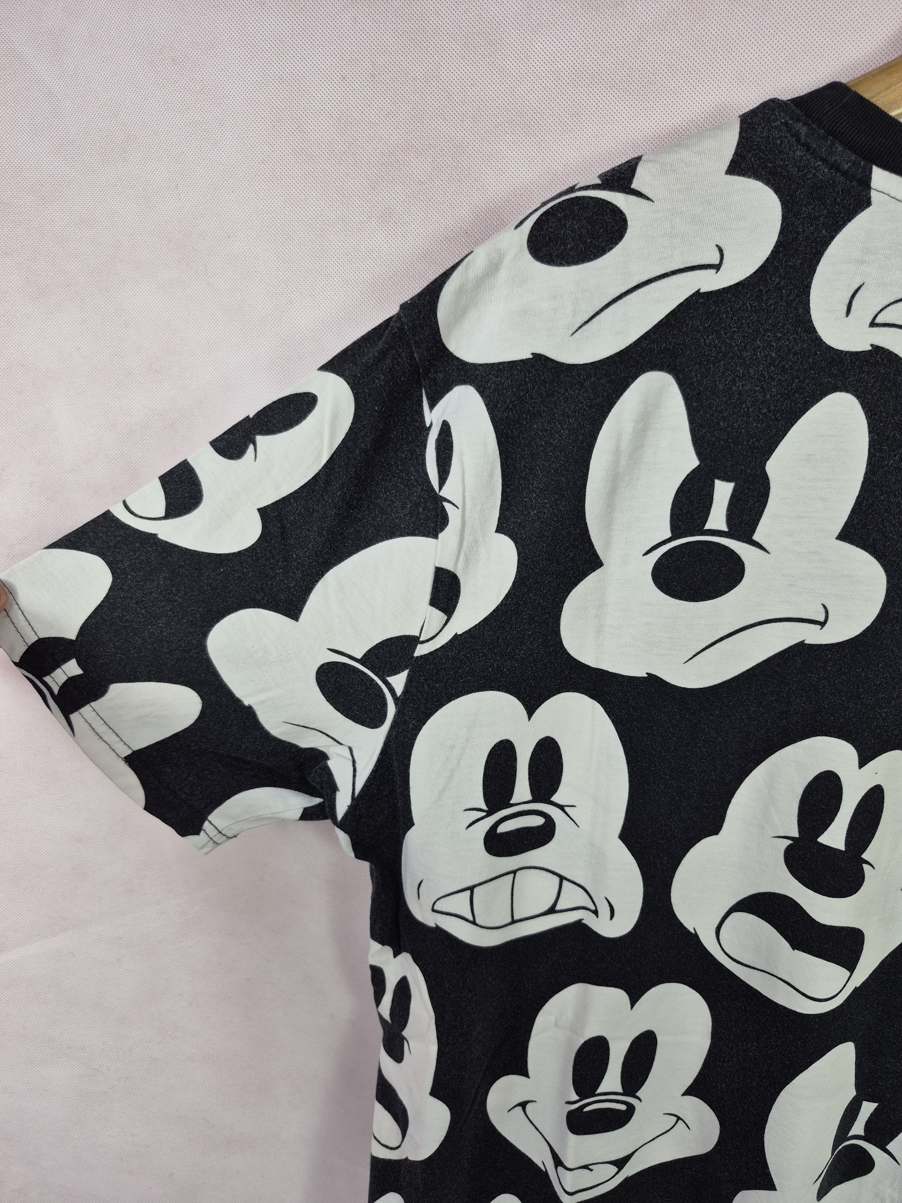 Mickey Mouse 🔥 HnM Divided Mickey Mouse Fullprint AOP Tee Size US XL / EU 56 / 4 - 5 Thumbnail