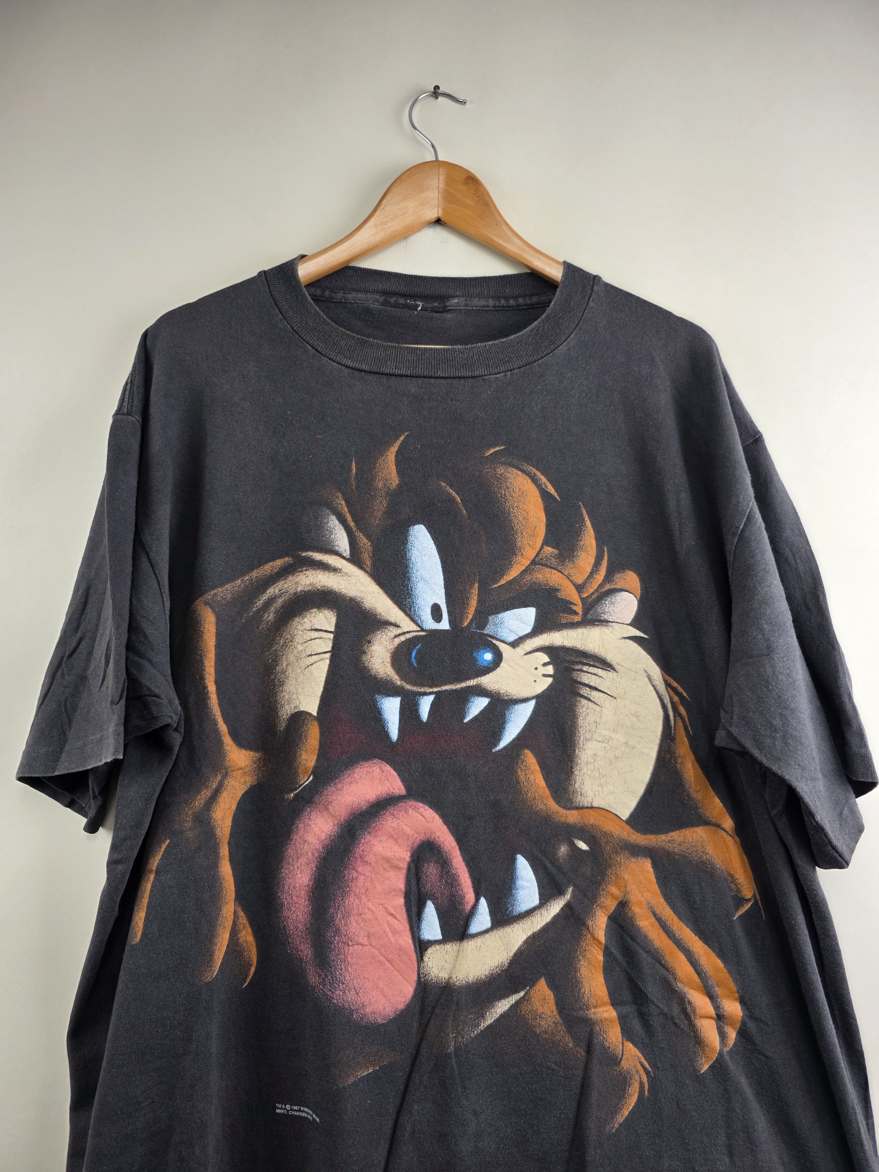 Disney × Vintage × Warner Bros 1997 Warner Bros Taz Blackout XL 24.5" 30.5" Size US XL / EU 56 / 4 - 2 Thumbnail
