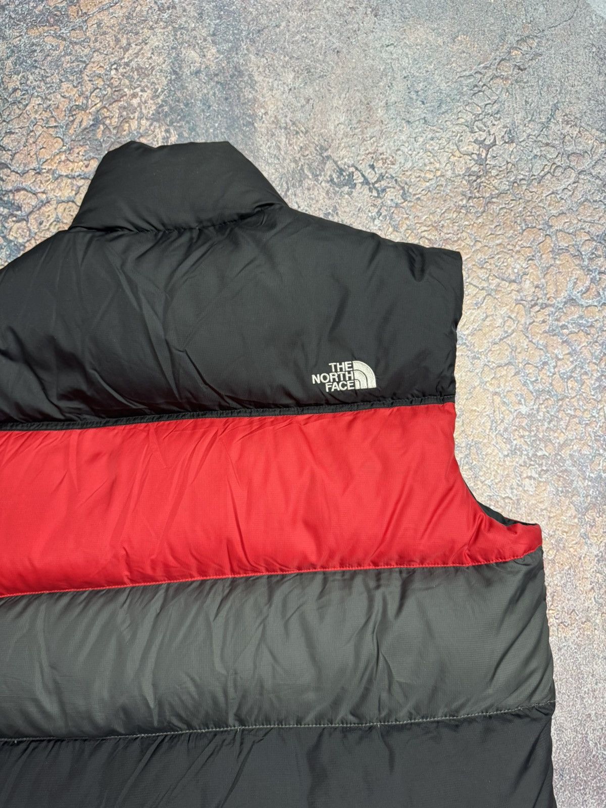 The North Face Vintage The North Face 700 Puffer Vest Size US L / EU 52-54 / 3 - 11 Thumbnail