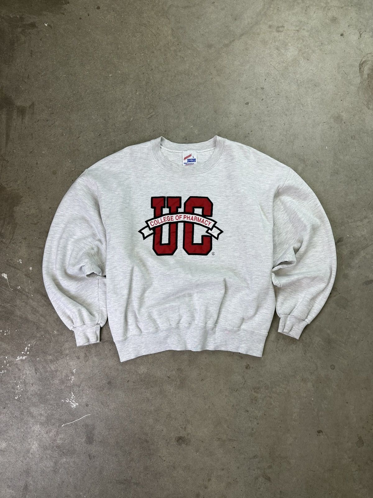 Vintage vintage 90s uc college of pharmacy spellout crewneck large Size US L / EU 52-54 / 3 - 1 Thumbnail