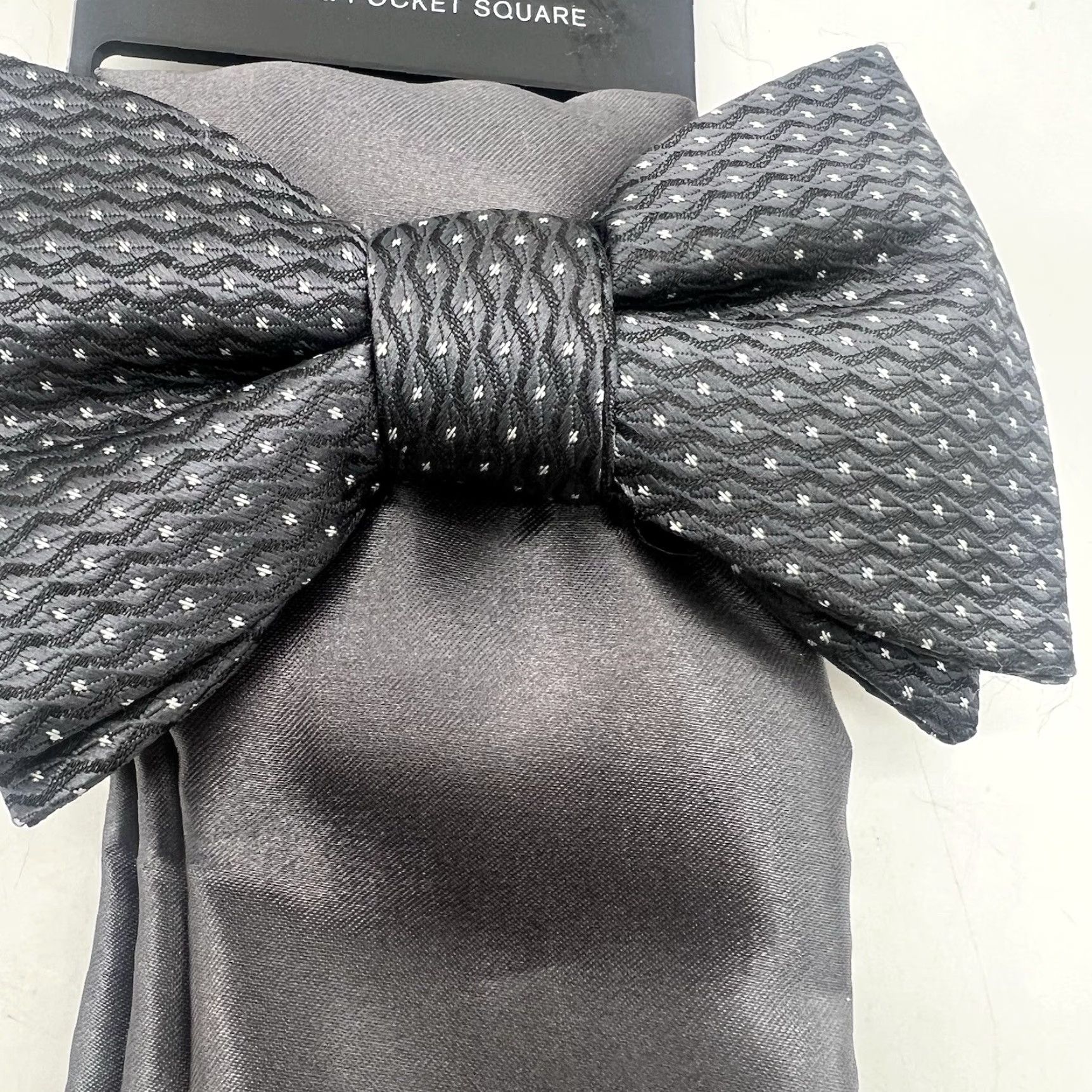 Alfani VINTAGE? No. Not vintage. Title: Alfani Bow Tie & Pocket Square Set Gray NWT Men's One Size Accessories Size ONE SIZE - 2 Thumbnail