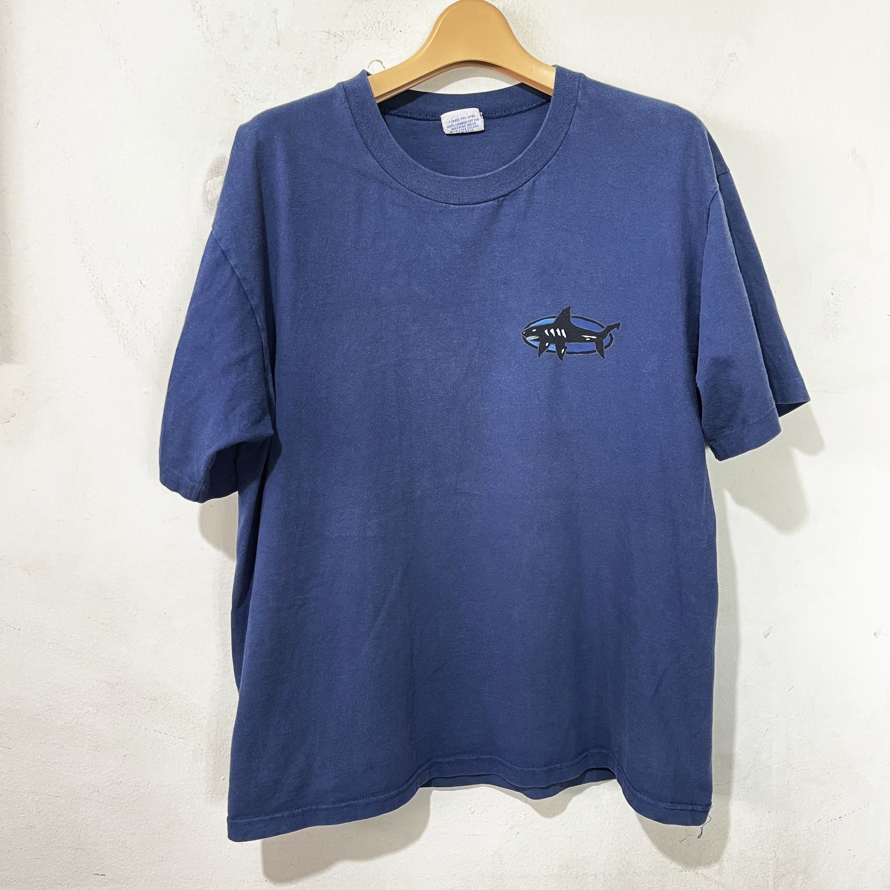 Vintage Vintage 90s San Francisco Crazy Shirt Hawaii Shark T-Shirt Size US M / EU 48-50 / 2 - 3 Thumbnail