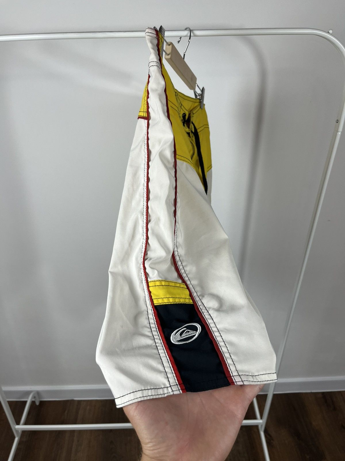 Quiksilver Vintage Quiksilver Board Shorts Yellow White Surf Trunks Size US 34 / EU 50 - 6 Thumbnail