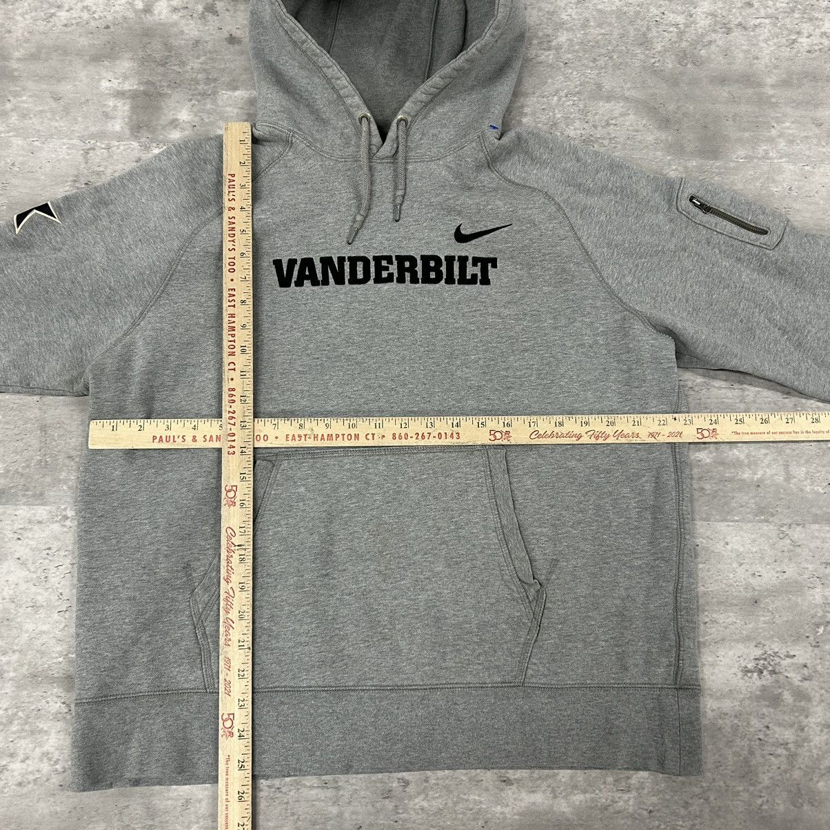 Nike essential Nike Vanderbilt hoodie sweatshirt sz xl Size US XL / EU 56 / 4 - 4 Thumbnail