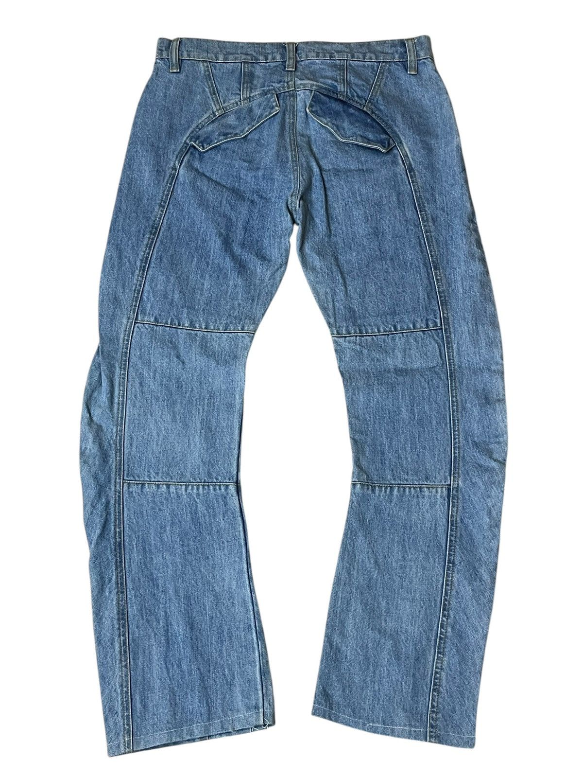 John Galliano JOHN GALLIANO MADE IN ITALY CURVE LEG JEANS Size US 31 - 3 Thumbnail