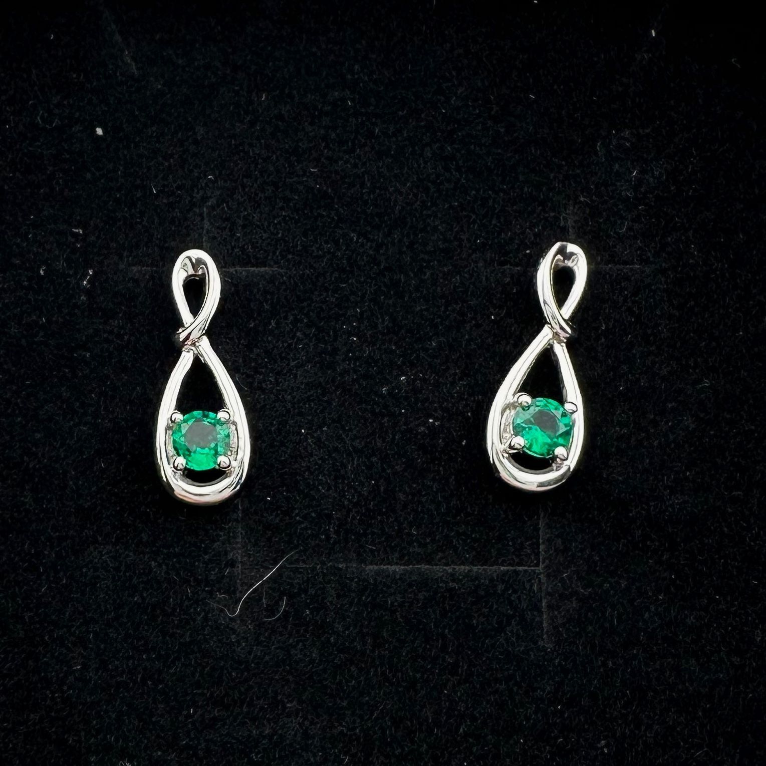 Other Beautiful Round Emerald Swoop Earrings in Sterling Silver Size ONE SIZE - 14 Thumbnail