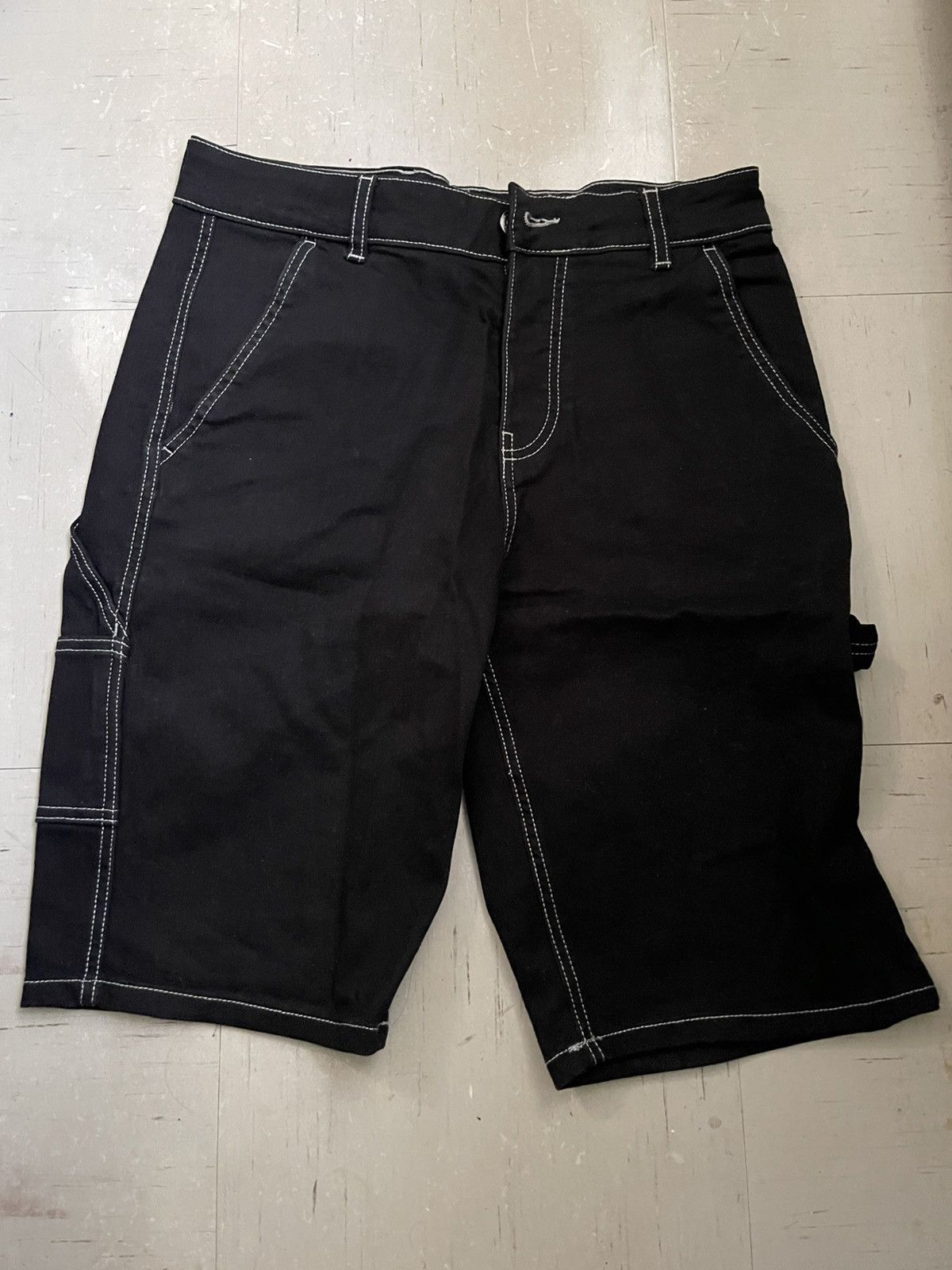 Other Black Shorts with White Stitching – Street Style Size US 32 / EU 48 - 1 Thumbnail