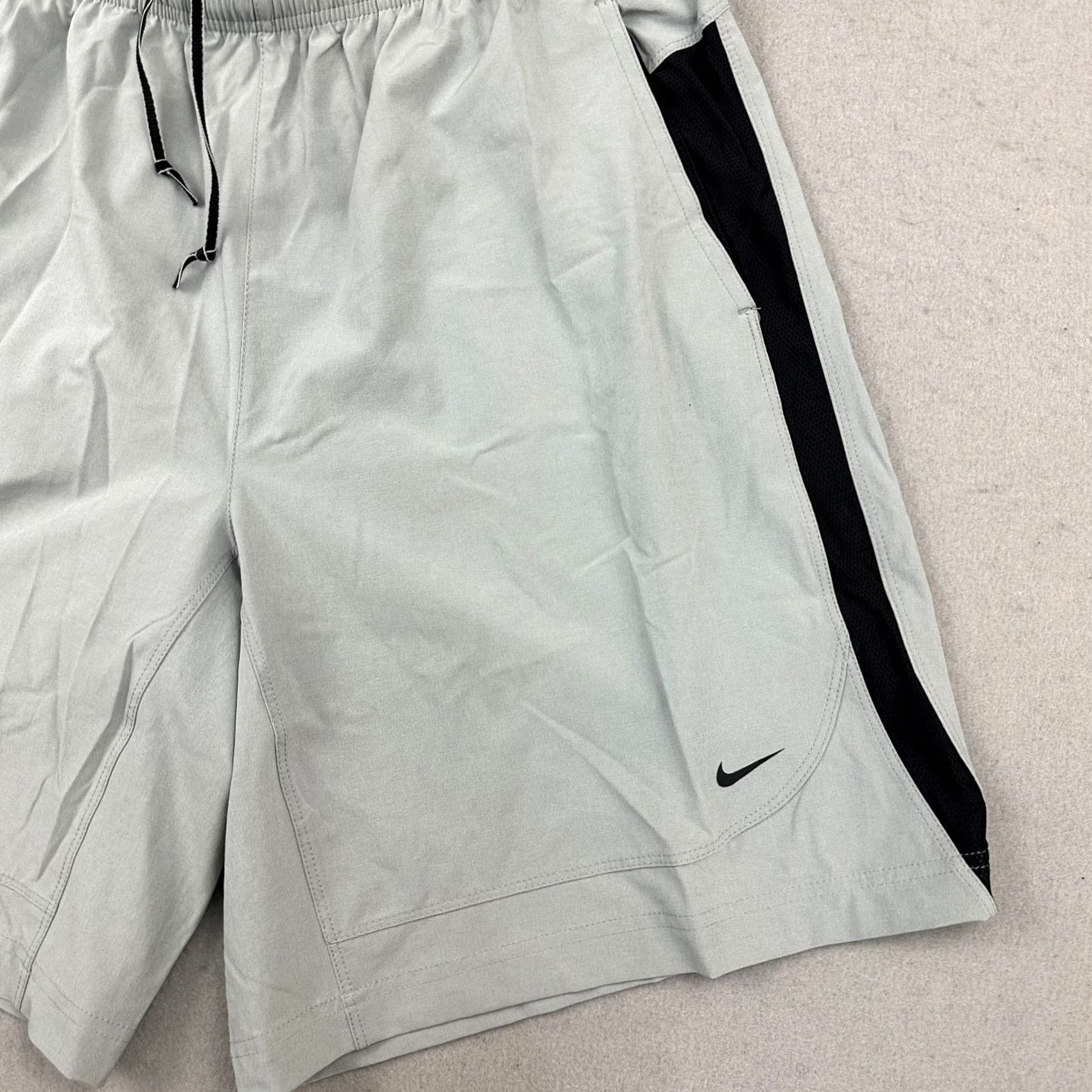 Nike VINTAGE Nike Shorts Men XXL Gray Solid Dri Fit Pocket Y2K Training Stretch Size US 39 - 3 Thumbnail