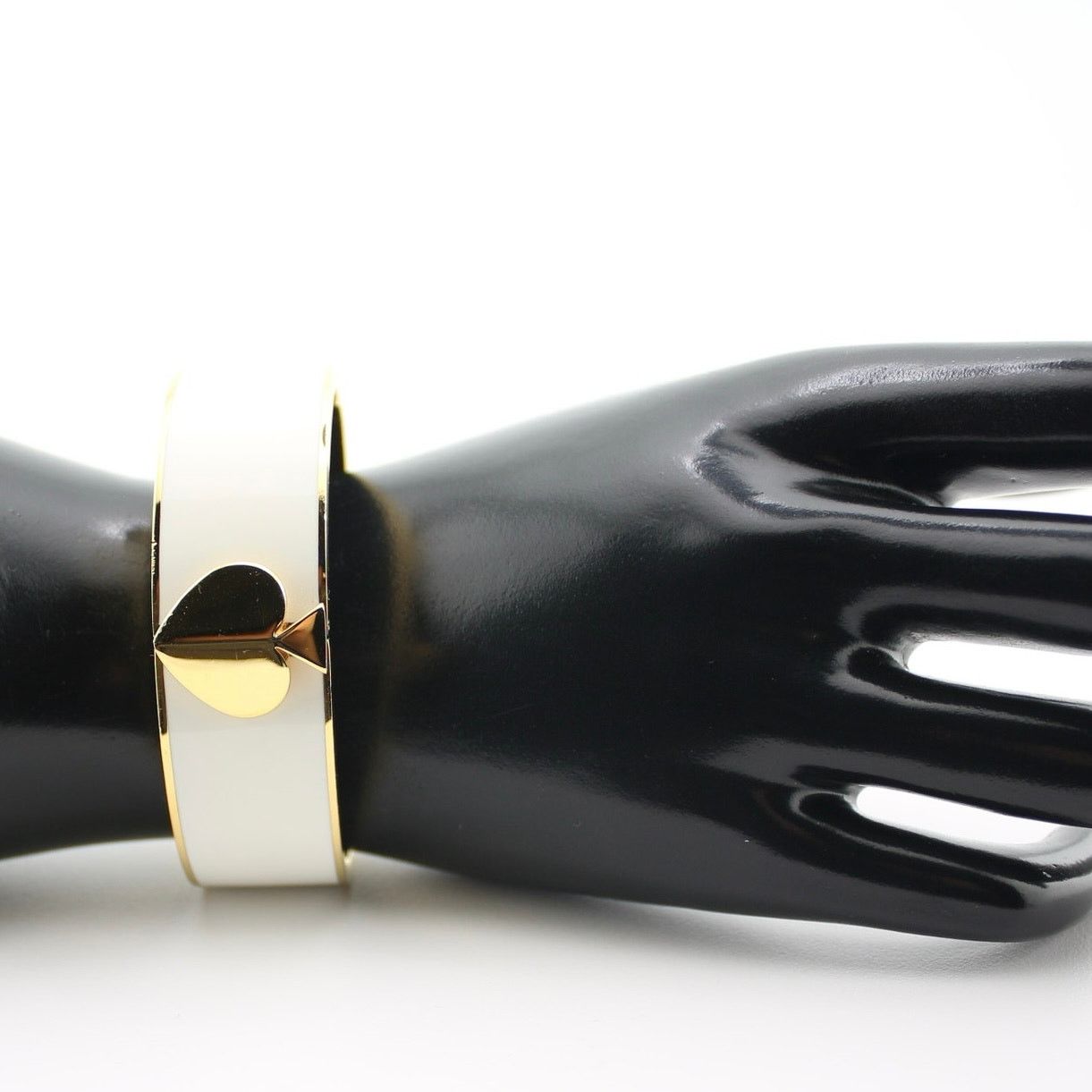 Kate Spade Kate Spade White Enamel Gold Tone Hinged Spade Bangle Size ONE SIZE - 10 Thumbnail