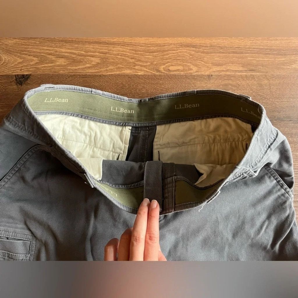 L.L. Bean ☀️ L.L. Bean Natural Fit Shorts with Pockets ☀️ Size US 33 - 6 Thumbnail