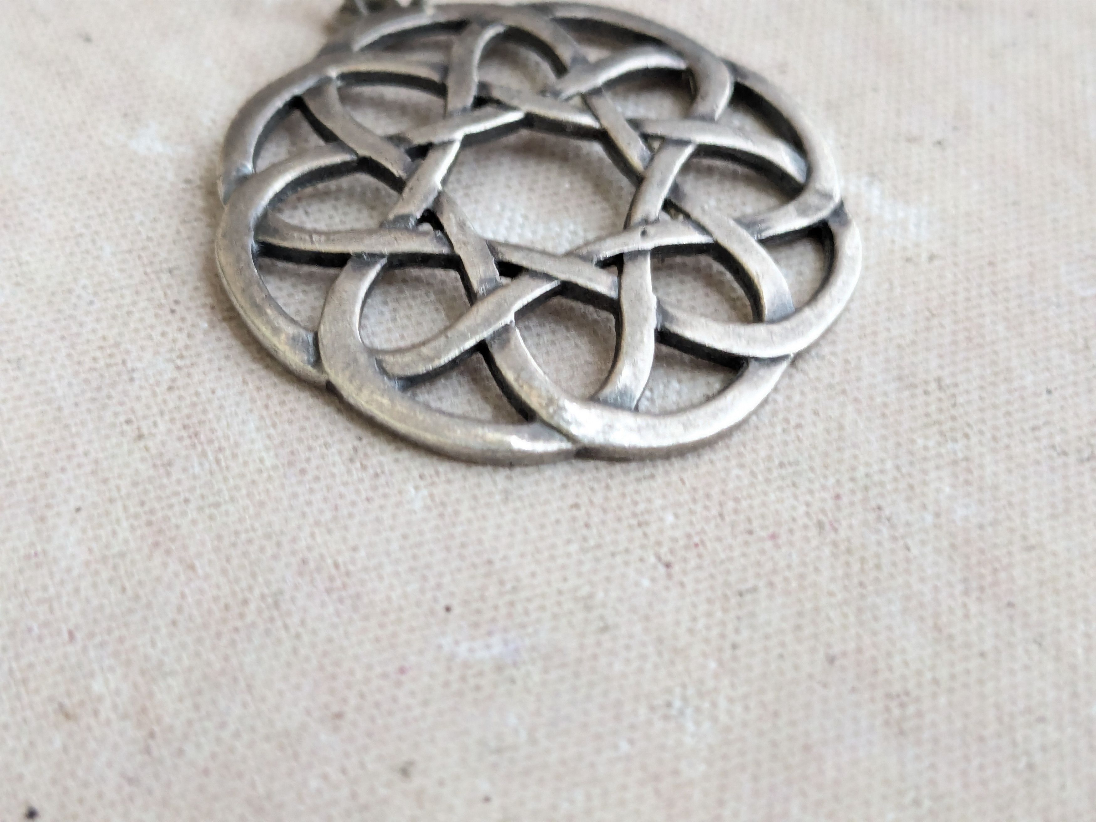 Sterling Silver Vintage Sterling Pendant Celtic Knot Flower Size ONE SIZE - 4 Thumbnail