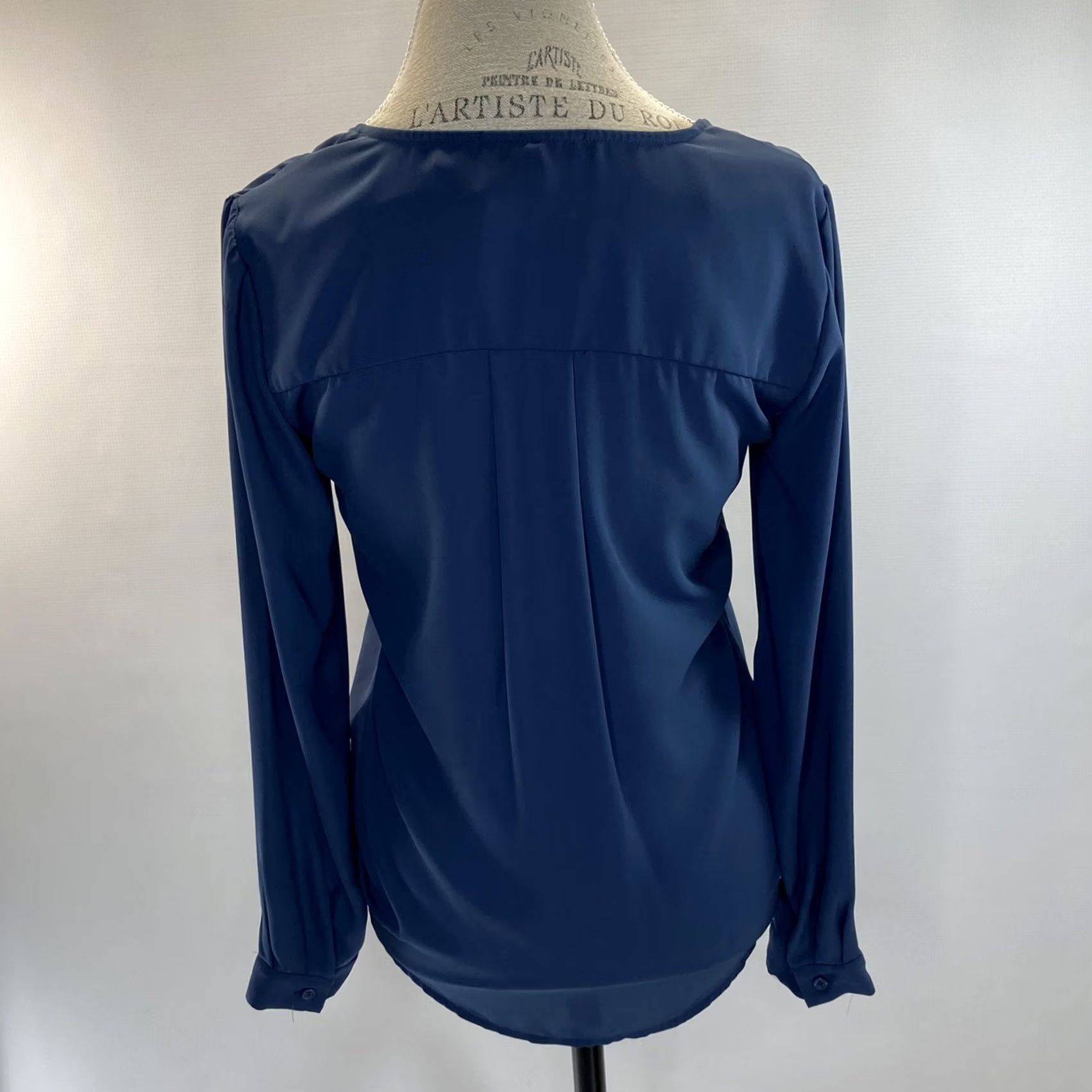 Vintage Ro & De Blue Long Sleeve Blouse Shirt Womens Small V-Neck Pullover Casual Blue Tie-Waist? Size S / US 4 / IT 40 - 3 Thumbnail