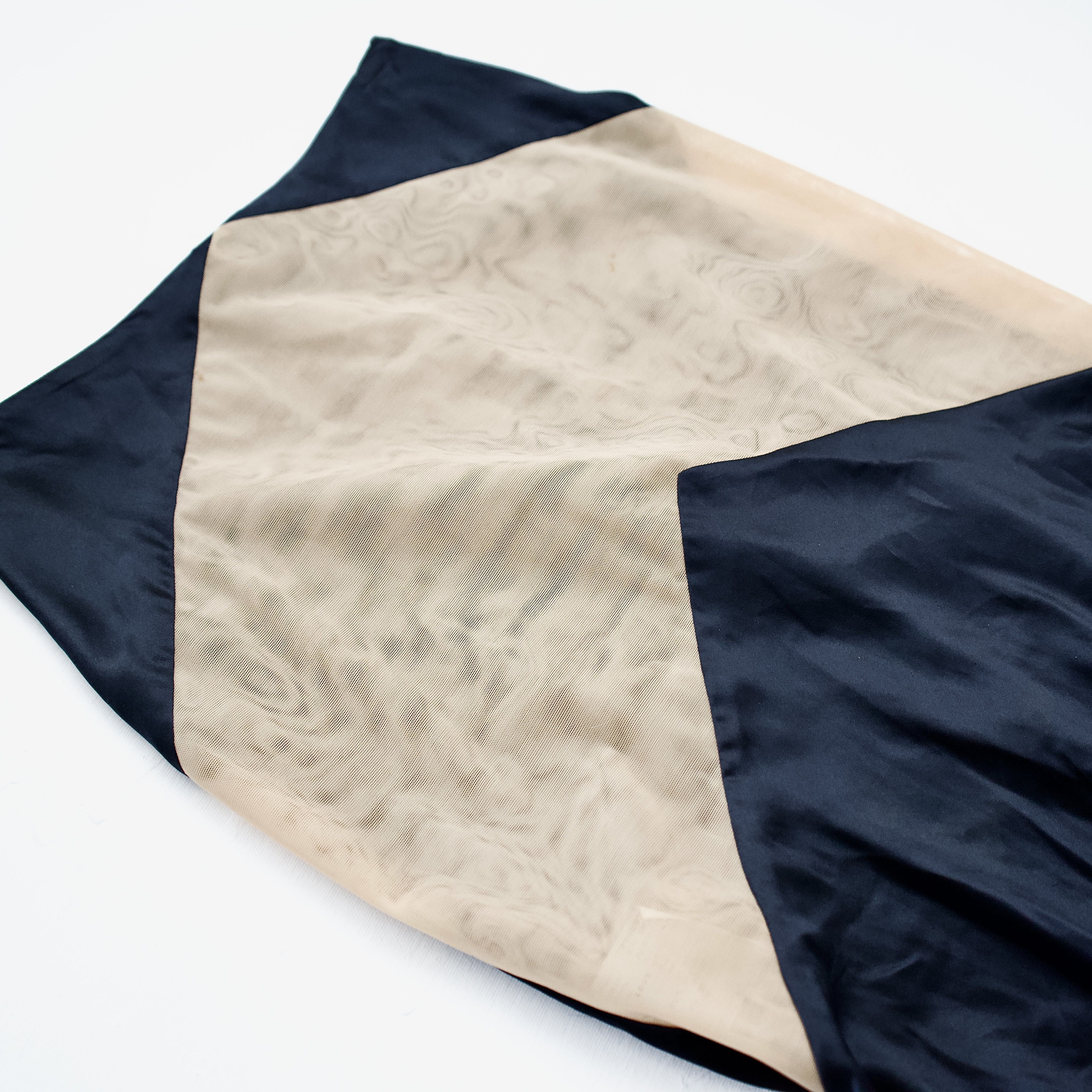 Alexander McQueen S/S 2004 "Deliverance" Chevron Panel Silk Satin Skirt Size 28" / US 6 / IT 42 - 5 Thumbnail
