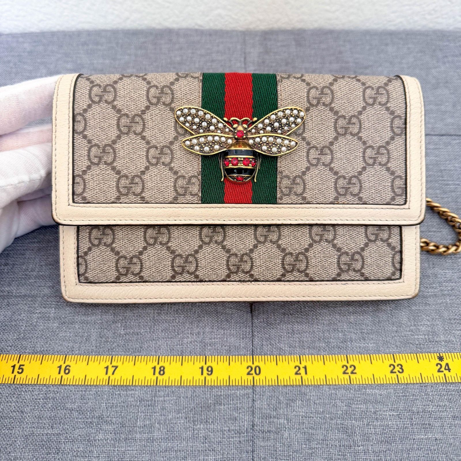 Gucci Authentic Gucci Dionysus Bee GG Supreme Chain Shoulder Bag Size ONE SIZE - 1 Thumbnail
