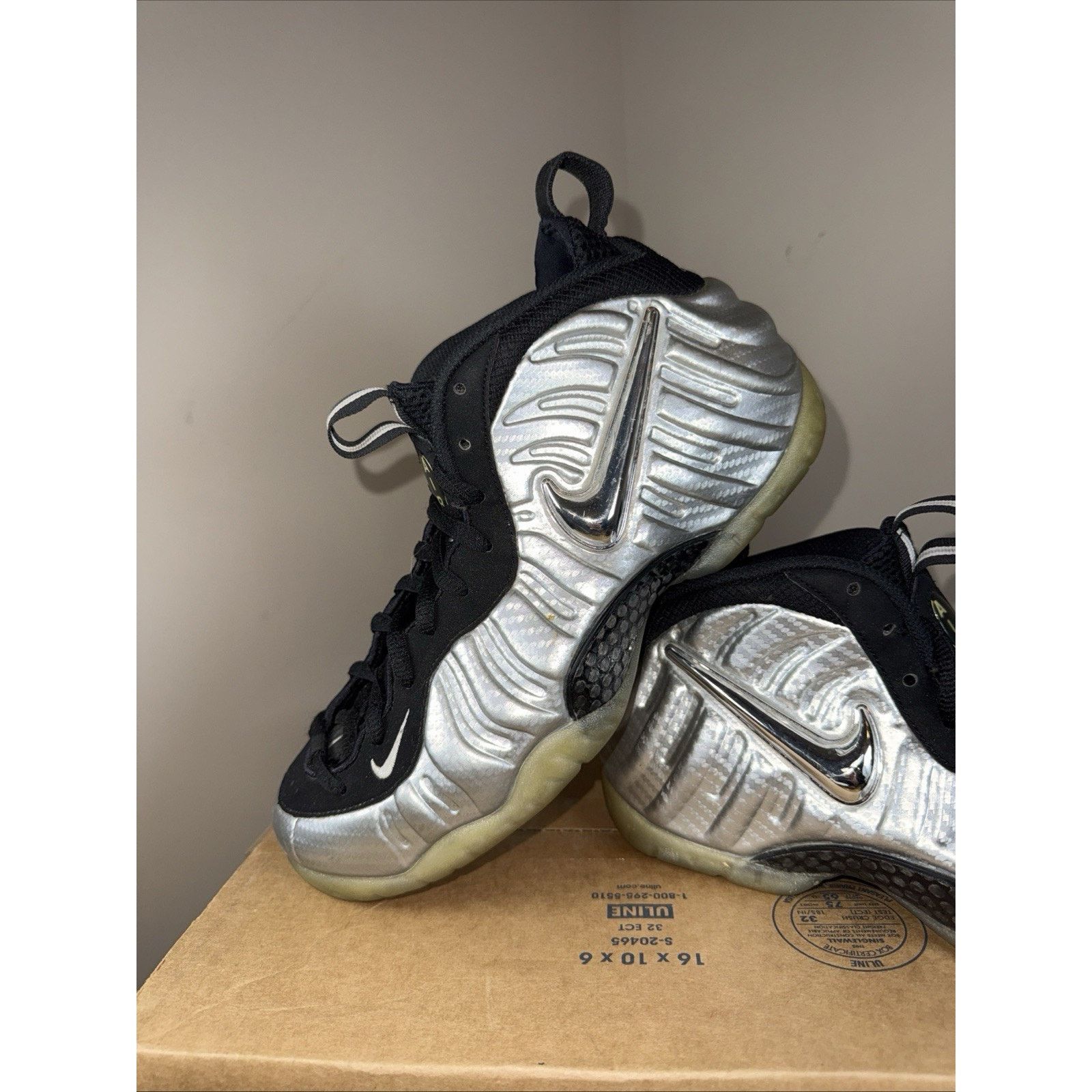 Nike Size 8 Nike Air Foamposite Pro Metallic Silver Surfer 2017 Size US 8 / EU 41 - 2 Thumbnail