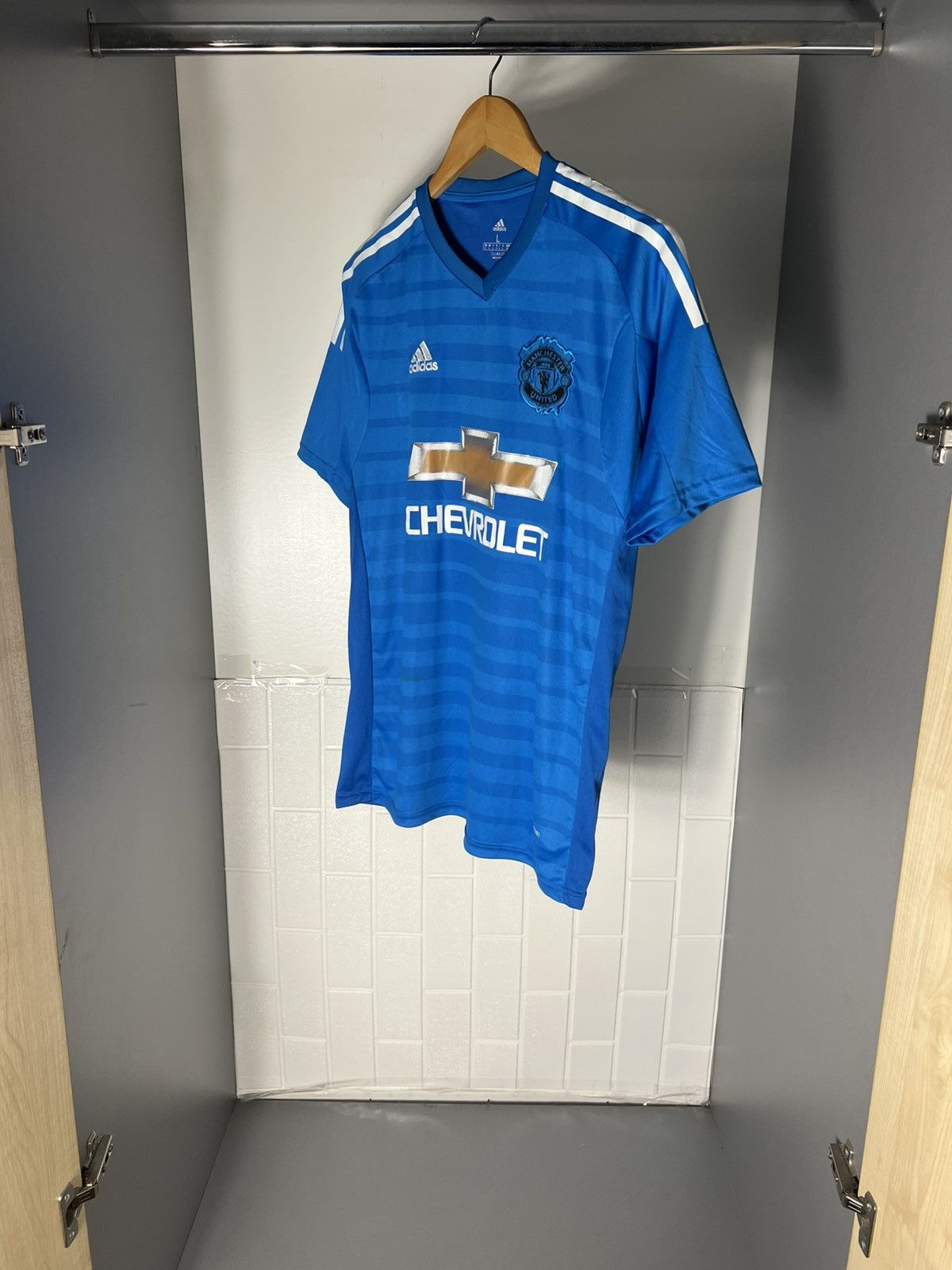 Vintage ADIDAS FC MANCHESTER UNITED ENGLAND SOCCER JERSEY RETRO Y2K Size US L / EU 52-54 / 3 - 3 Thumbnail