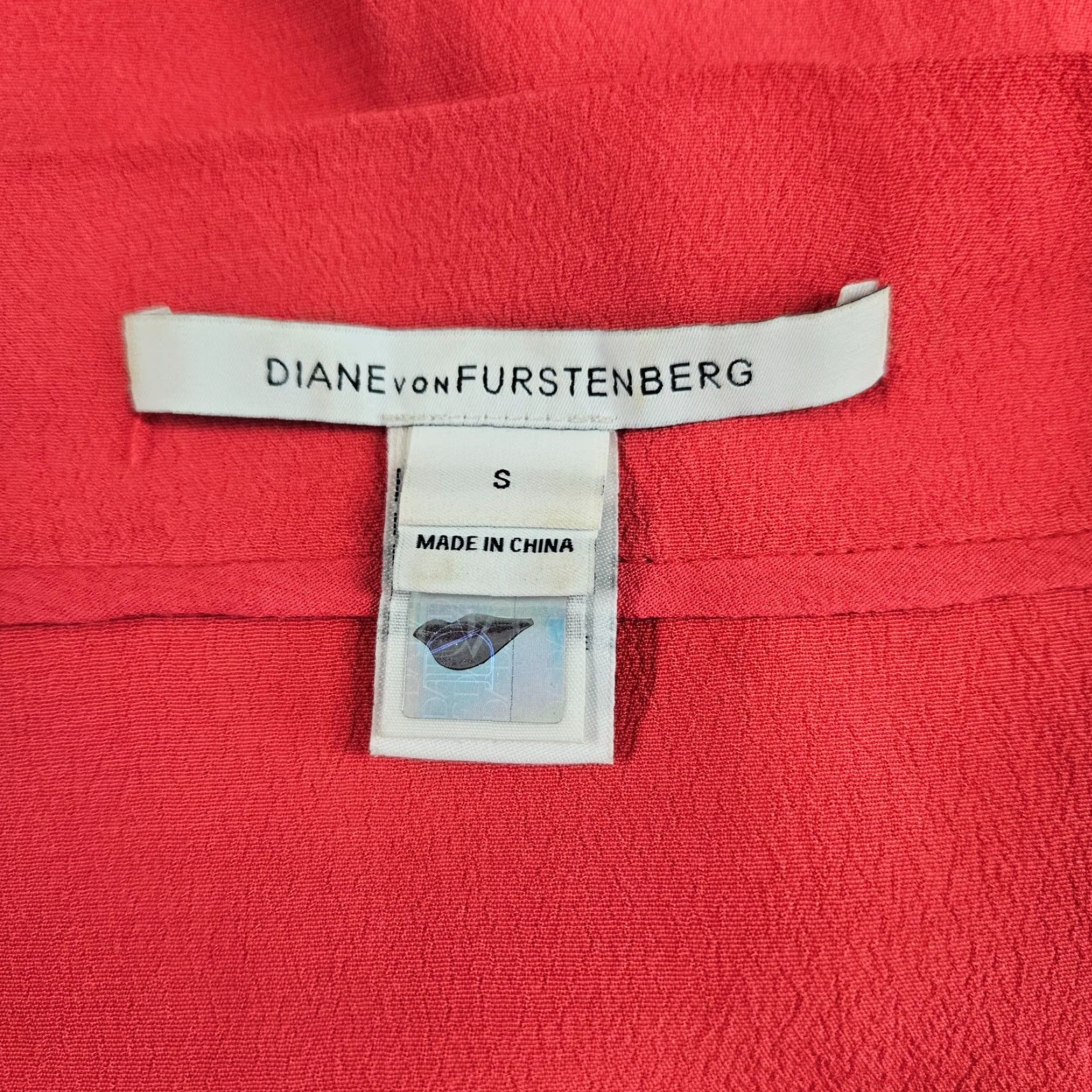 Diane von Furstenberg Diane von Furstenberg Womens Blouse Top S Pink Solid Keyhole Viscose Rayon Size S / US 4 / IT 40 - 6 Thumbnail
