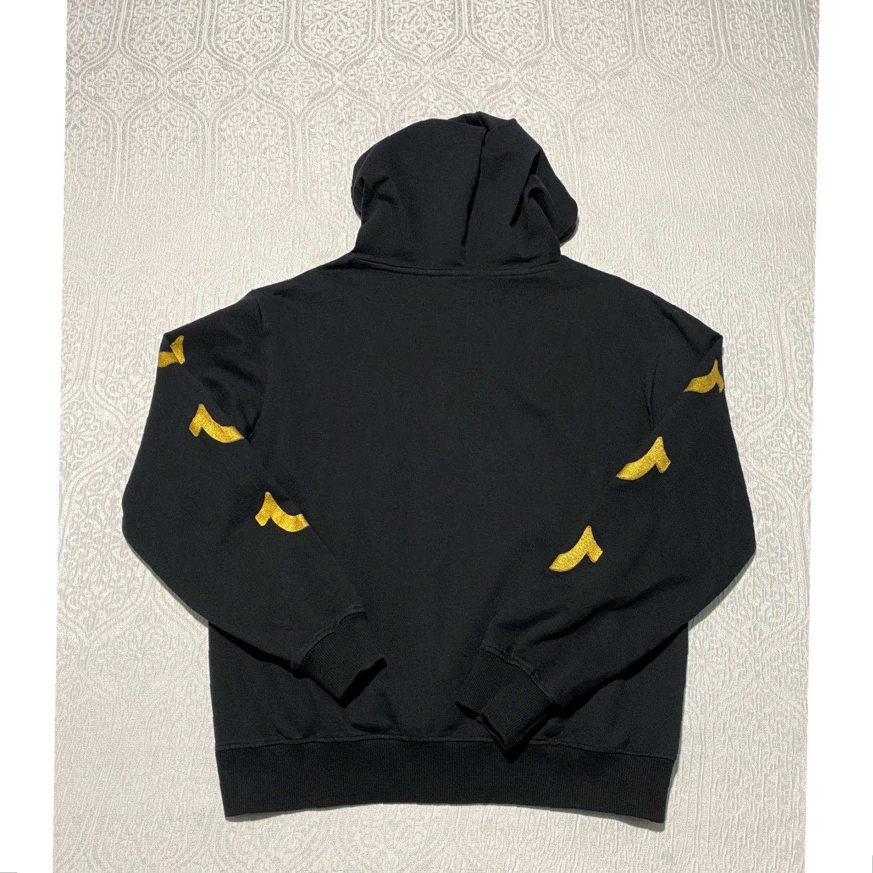True Religion TRUE RELIGION Black Gold Logo Hoodie Sweatshirt Pullover Mens Large Black Gold Logo Graphic Print Hooded Pockets Crew Neck Long Sleeve Fall Winter Size US L / EU 52-54 / 3 - 3 Thumbnail
