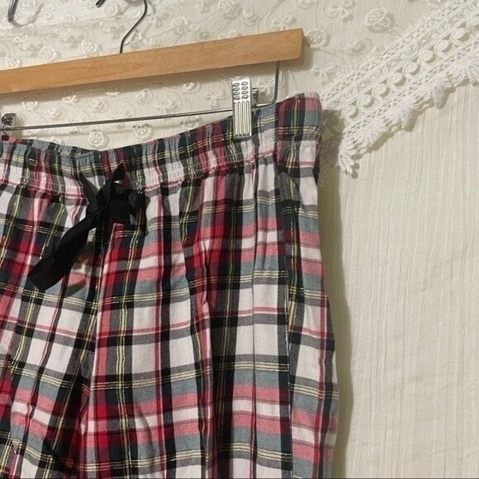 Victoria's Secret Victoria’s Secret Pajama Pants Plaid Black Red White Small Size ONE SIZE - 4 Thumbnail