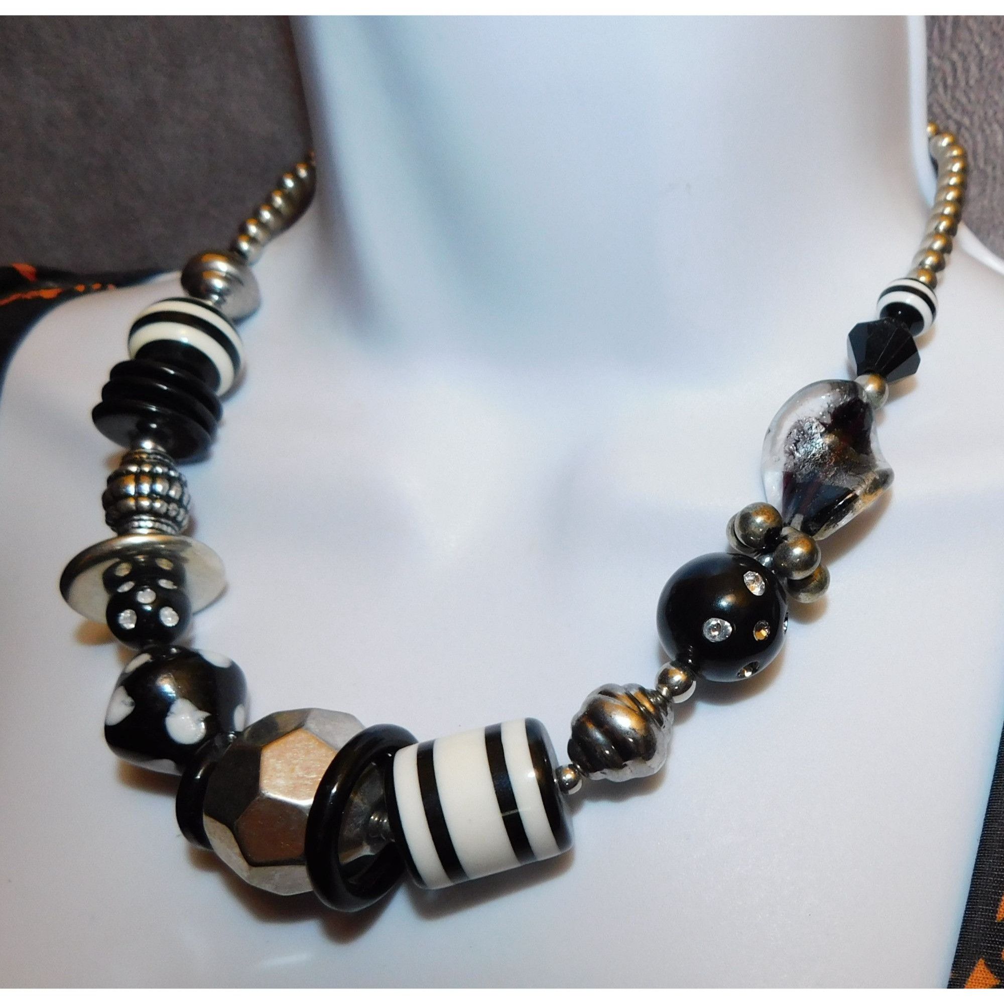 Other 90s Style Black And White Chunky Beaded Necklace Size ONE SIZE - 4 Thumbnail