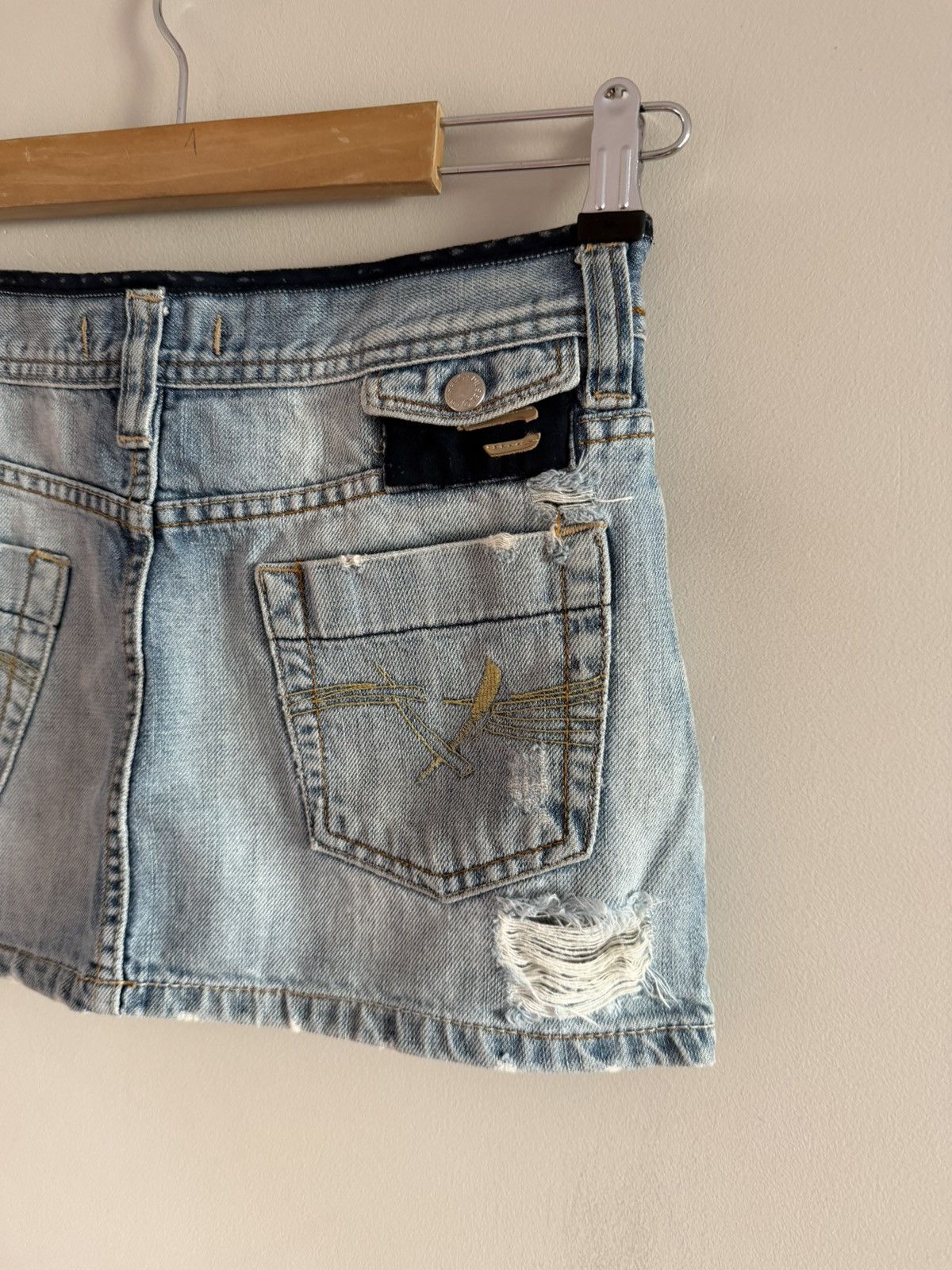 Diesel Diesel Low Rise Distressed Denim Mini Skirt Size 26" / US 2 / IT 38 - 3 Thumbnail