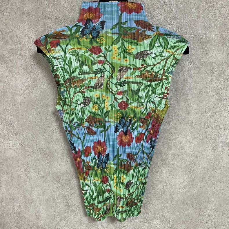 Issey Miyake Issey Miyake size:3 Green Dinosaur Park Pleated vest Size XS / US 0-2 / IT 36-38 - 1 Thumbnail