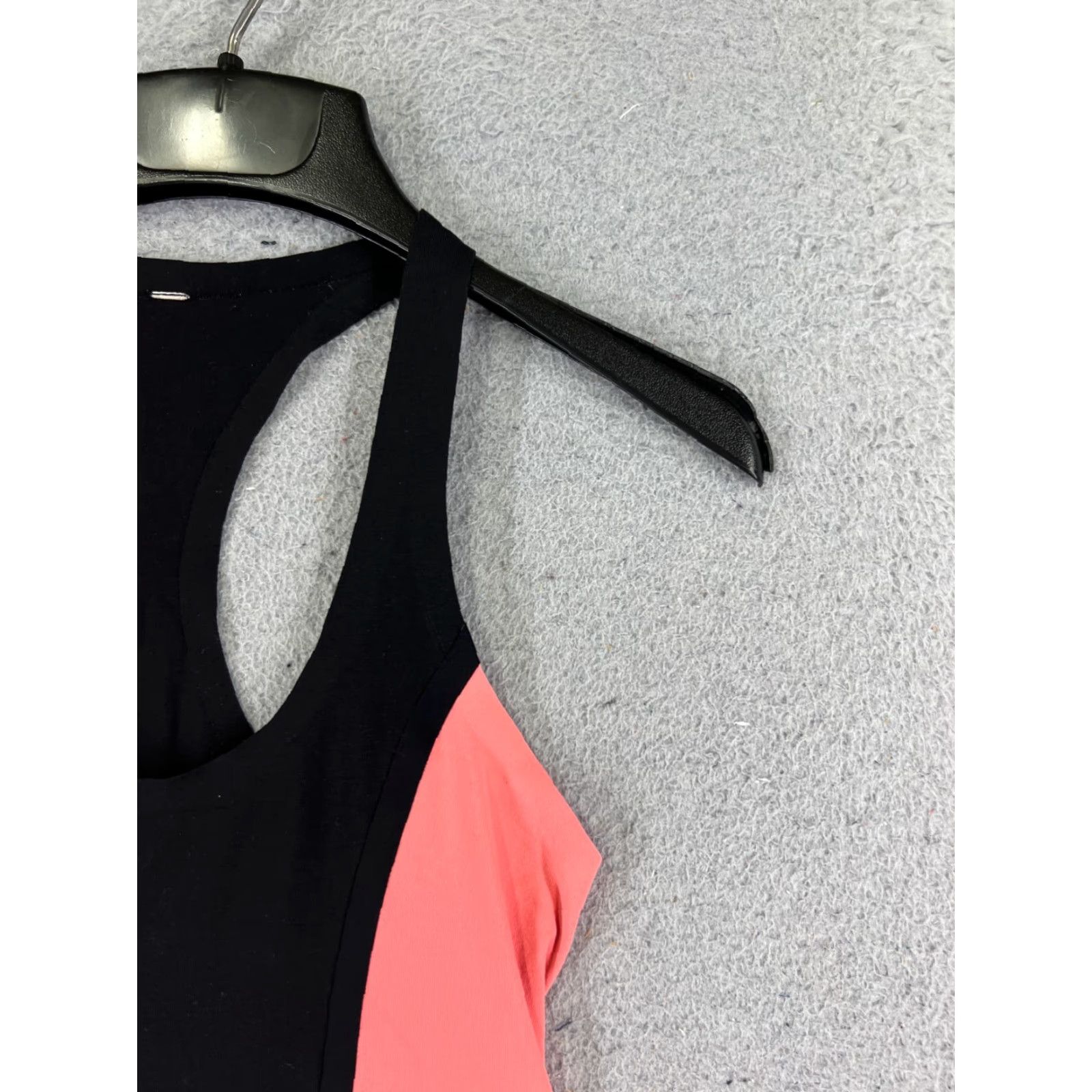 Lululemon Lululemon Shirt Women 2 Black Coral Cool Racerback Tank Top Surf Bonded Size XS / US 0-2 / IT 36-38 - 2 Thumbnail