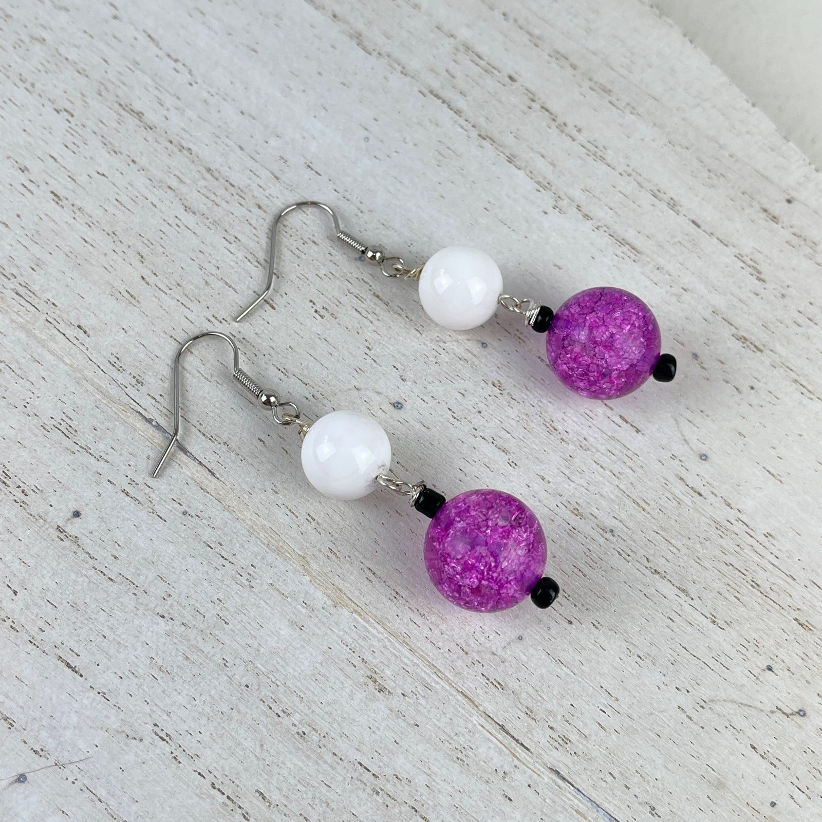Handmade Crackle Glass Magenta Cream White Bead Earrings Handmade Size ONE SIZE - 12 Thumbnail