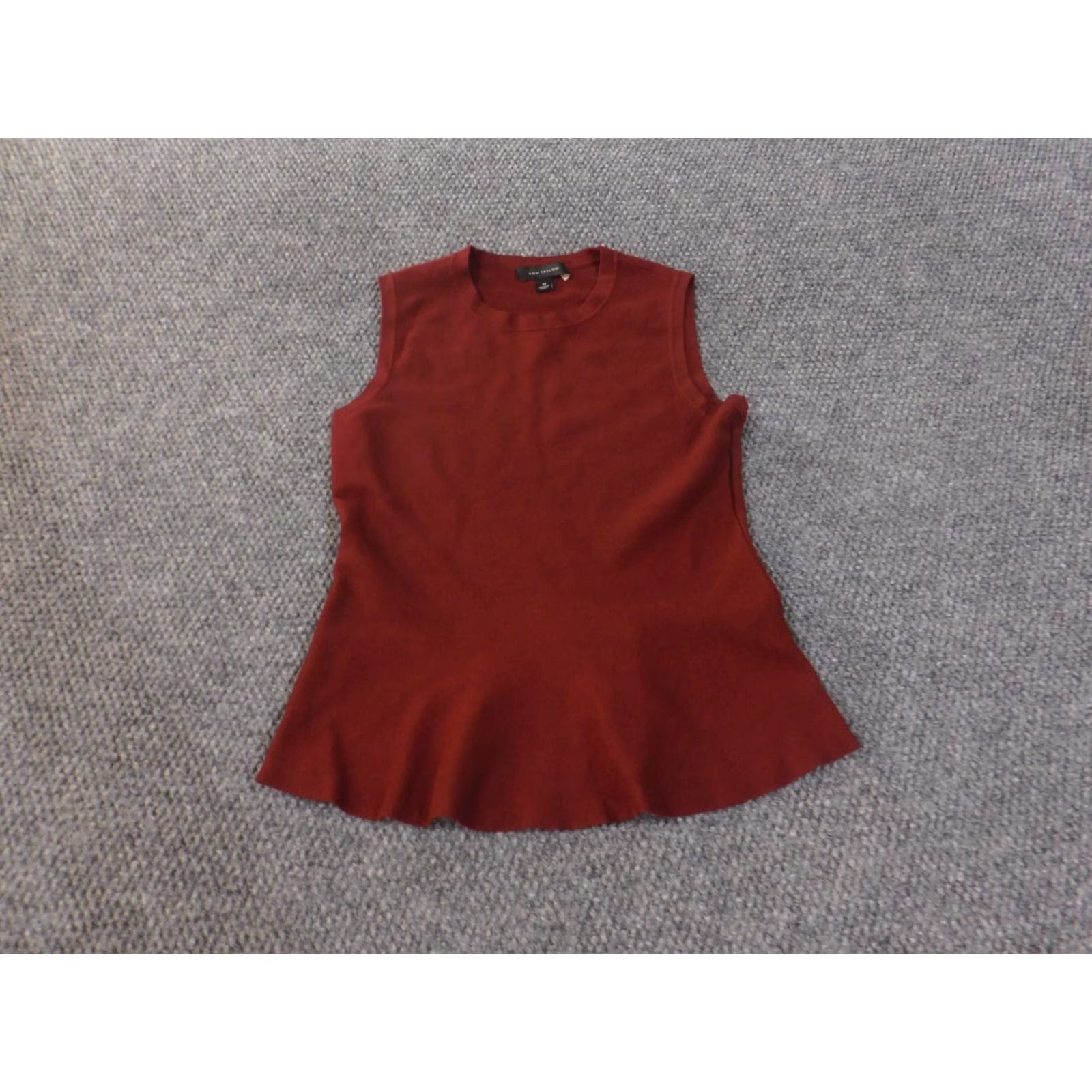 Ann Taylor Ann Taylor Blouse Shirt Womens Medium Red Sleeveless Viscose Knit Stretch Casual Crew Neck Pullover Regular M Size M / US 6-8 / IT 42-44 - 2 Thumbnail