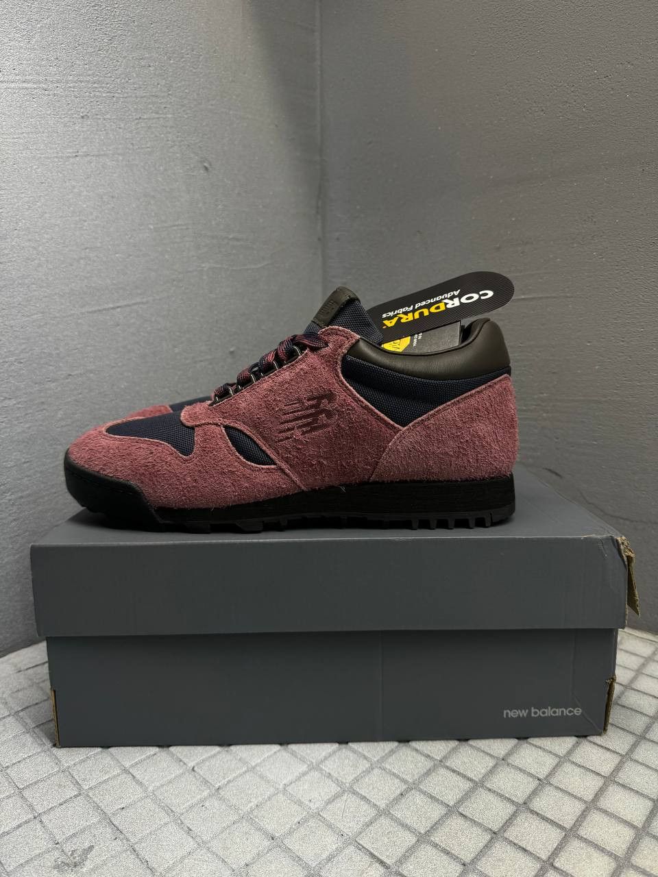 New Balance New Balance Rainier Size US 11 / EU 44 - 4 Thumbnail