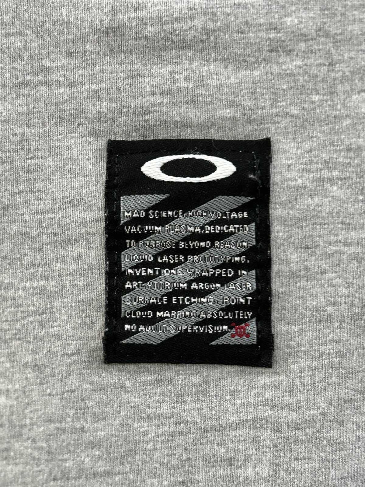Oakley Vintage Y2K Oakley Center Logo Tee Size US M / EU 48-50 / 2 - 5 Thumbnail