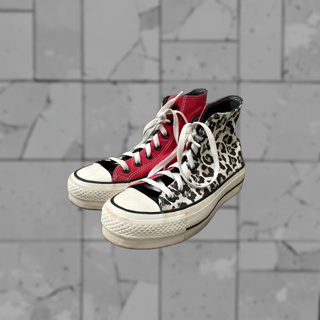 Converse VINTAGE Converse All Star HIGH TOP Mens Athletic Sneaker Red Cow Print Stars Size 4 Size US S / EU 44-46 / 1 - 1 Thumbnail