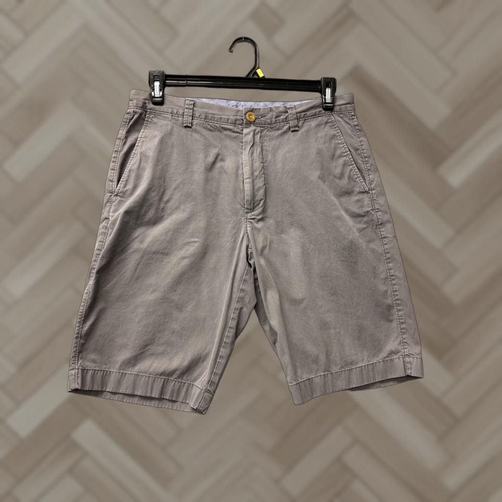 J.Crew J.Crew Shorts Bermuda Mens 32 Gray Mid Rise Zip Fly Cotton Chino Pockets 10.5in Inseam Mens Size US 32 / EU 48 - 1 Thumbnail