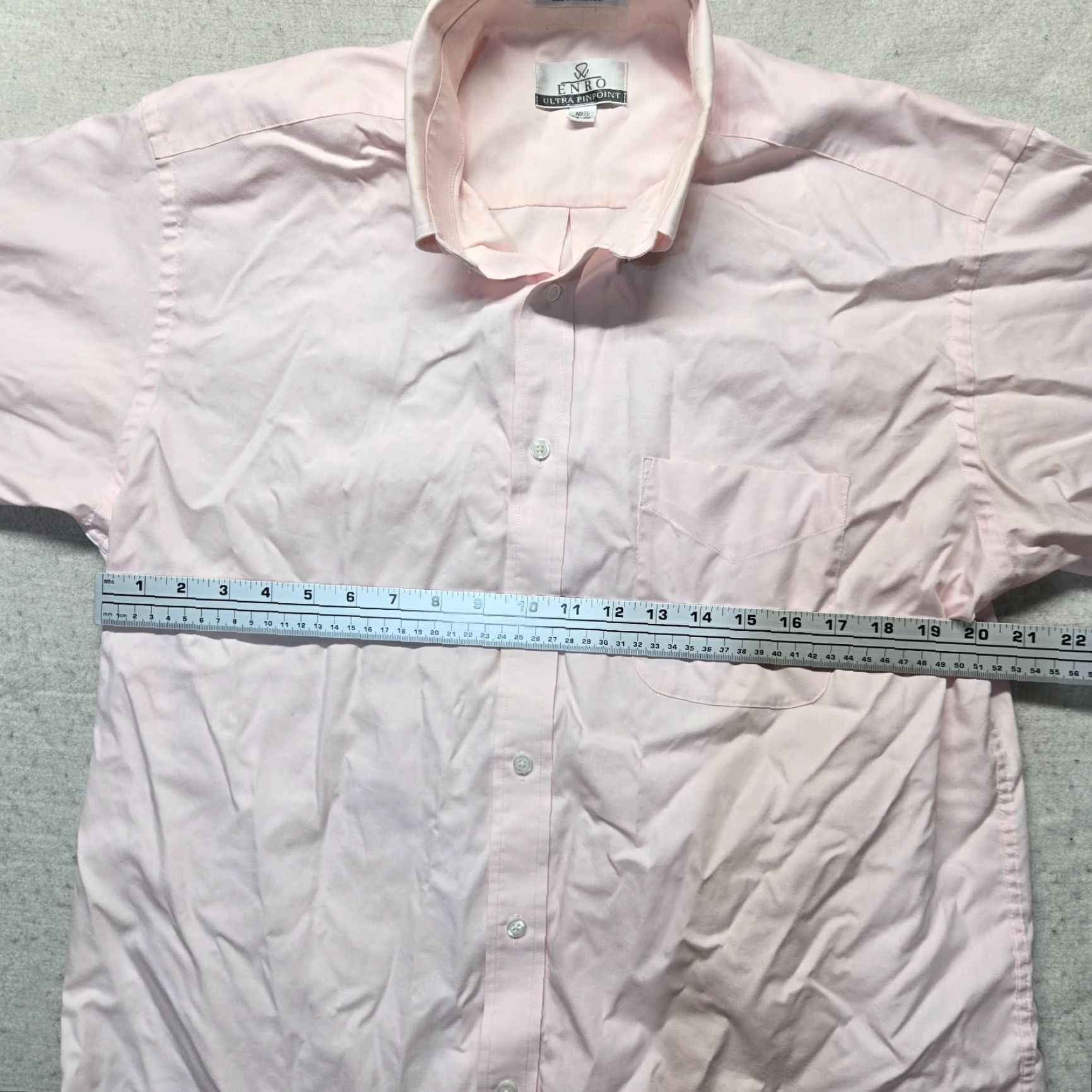 Enro ENRO Shirt Dress Shirt Pink Short Sleeve 16.5 Mens 16.5 Pink Enro Regular 16.5 Men’s Button Up Collared 34-35 Adults Vintage? Wait no. Size 46R - 4 Thumbnail