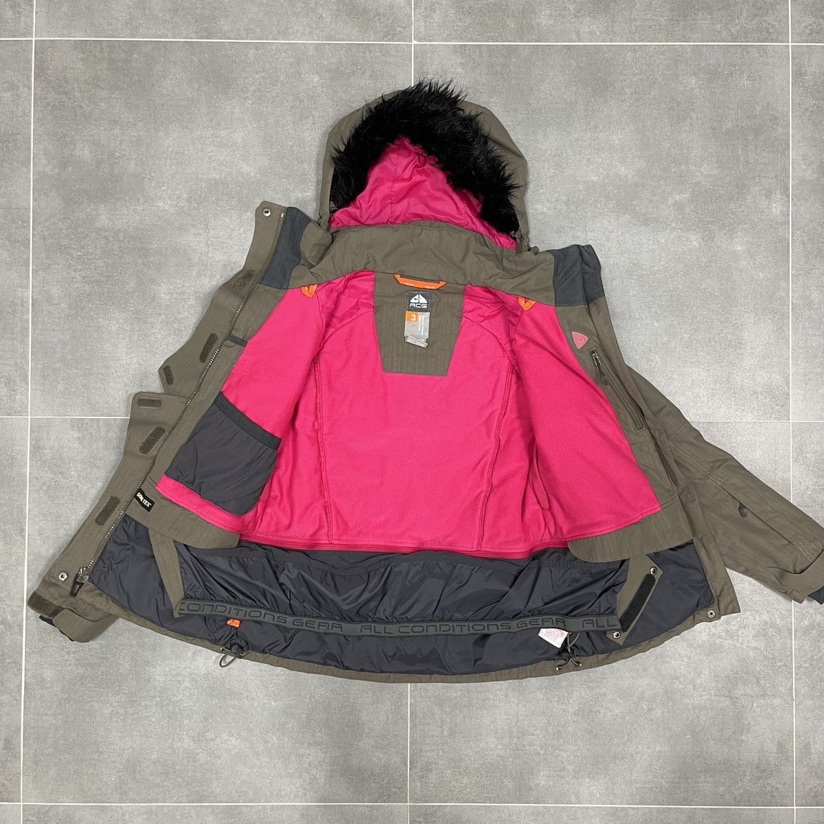 Nike ACG × Vintage Vintage Nike ACG Women Gore-Tex Puffer Snow Ski Jacket S Size S / US 4 / IT 40 - 13 Thumbnail