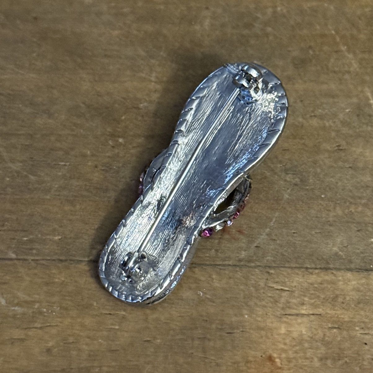 Other Silver tone rhinestone flip flop brooch Size ONE SIZE - 3 Thumbnail