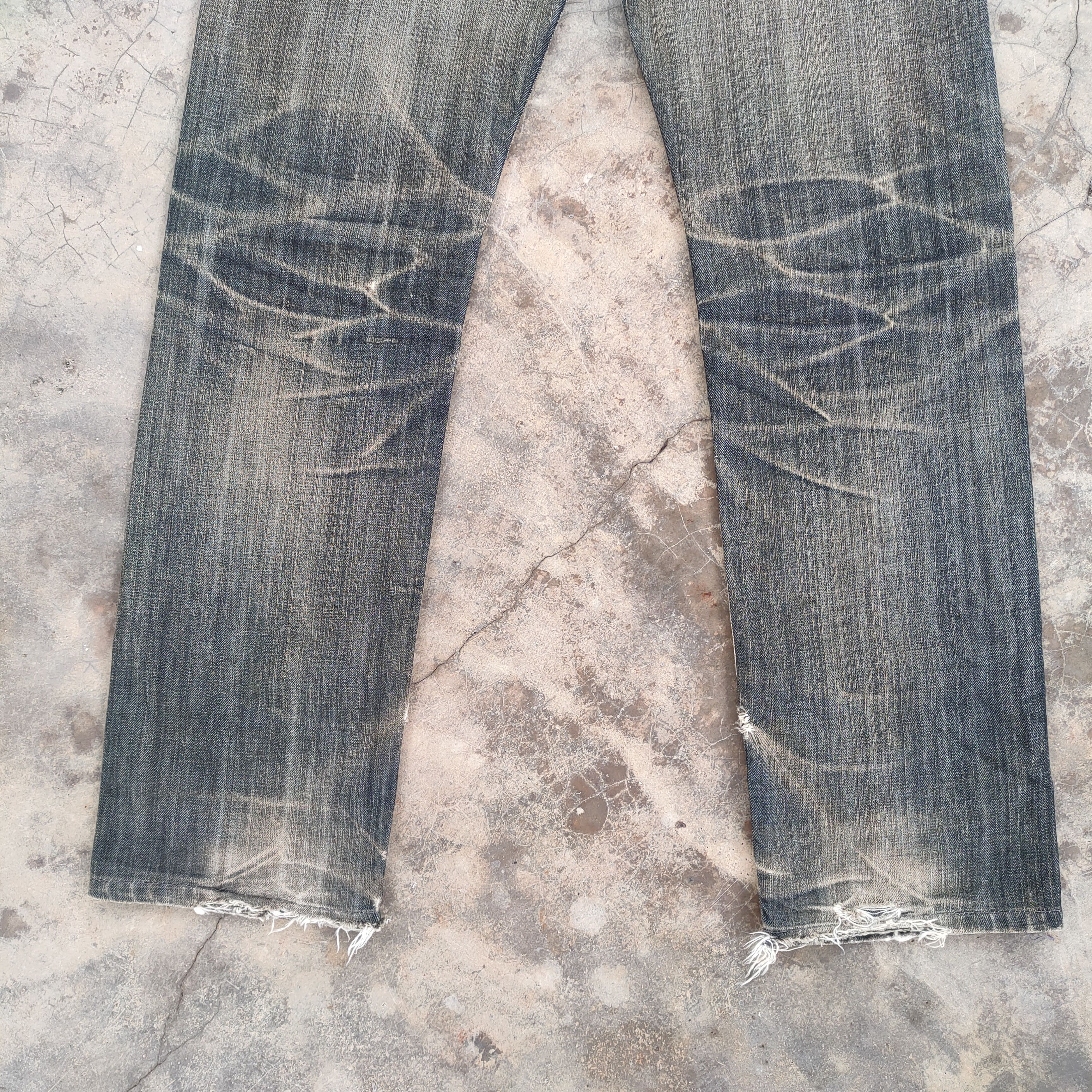 Levi's Vintage Clothing VINTAGE LEVI'S BLACK RUSTY RIPPED DENIM JEANS PANTS Size US 32 / EU 48 - 12 Thumbnail