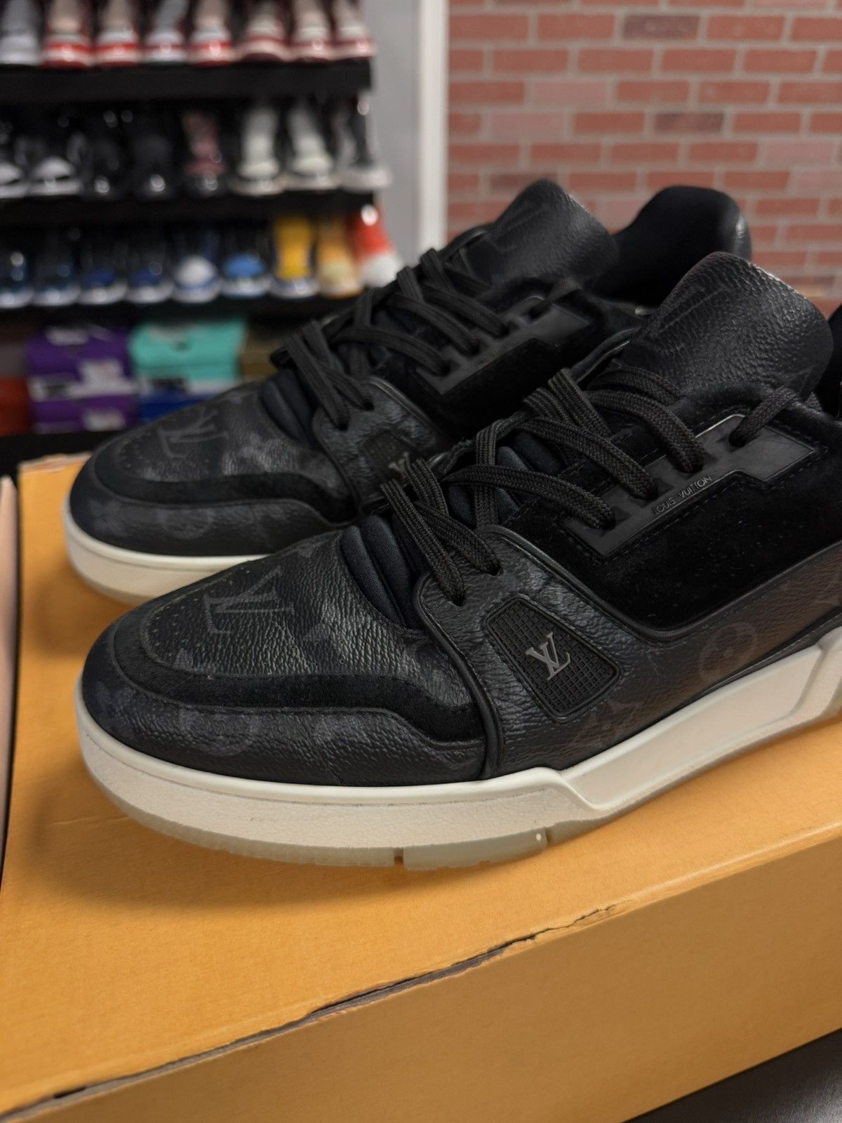 Louis Vuitton Louis Vuitton Black Low Top Trainer 8.5LV/9.5US $1260 Size US 9.5 / EU 42-43 - 7 Thumbnail