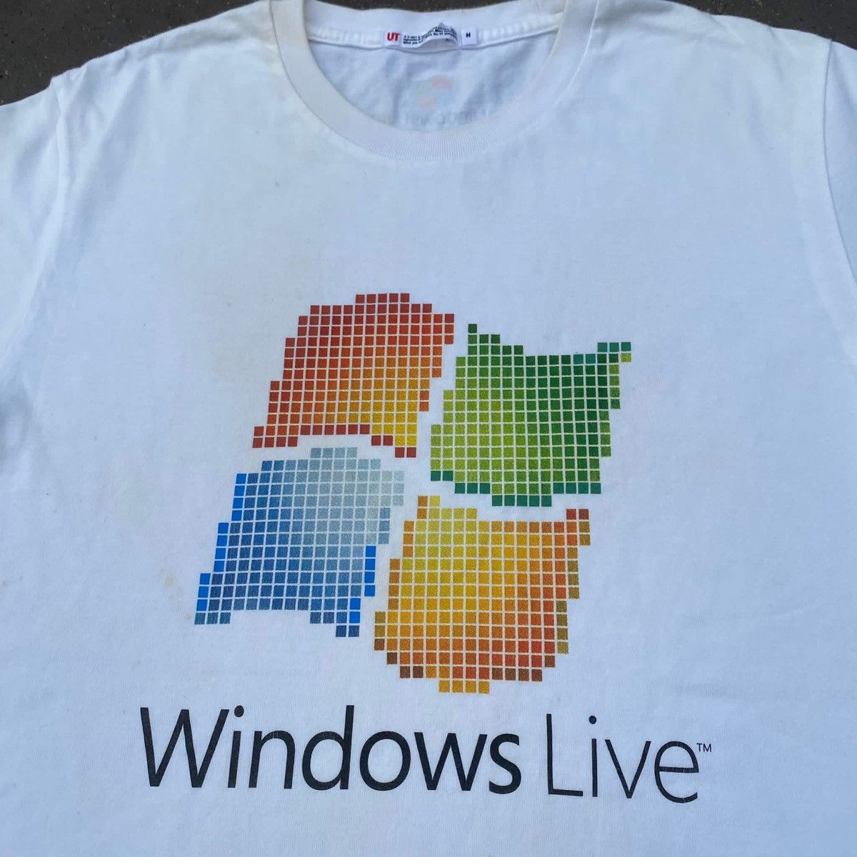 Uniqlo RARE ‼️ Windows Live Size US M / EU 48-50 / 2 - 2 Thumbnail