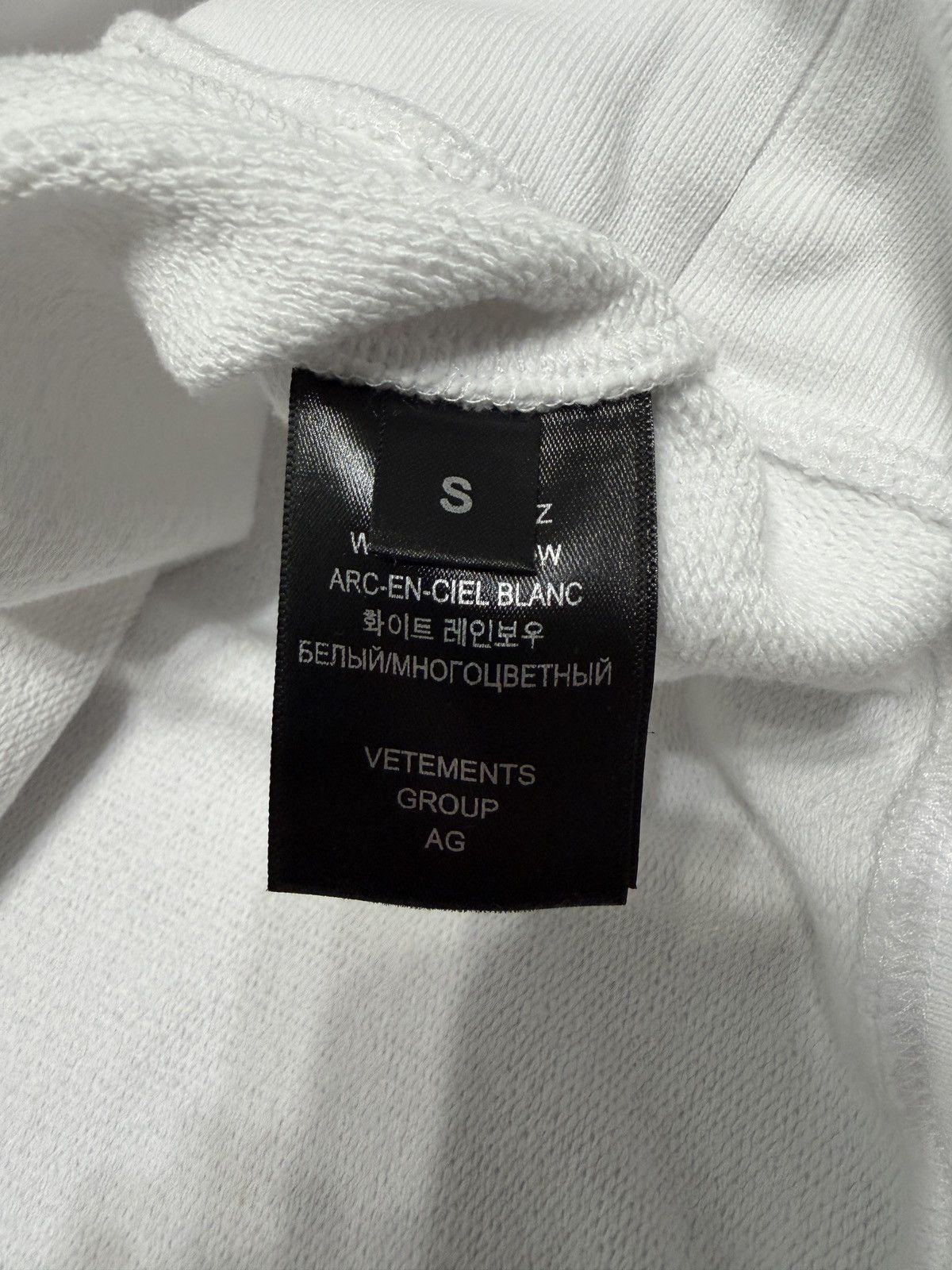 Vetements Vetements Translation Hoodie Rainbow White Size US S / EU 44-46 / 1 - 6 Thumbnail