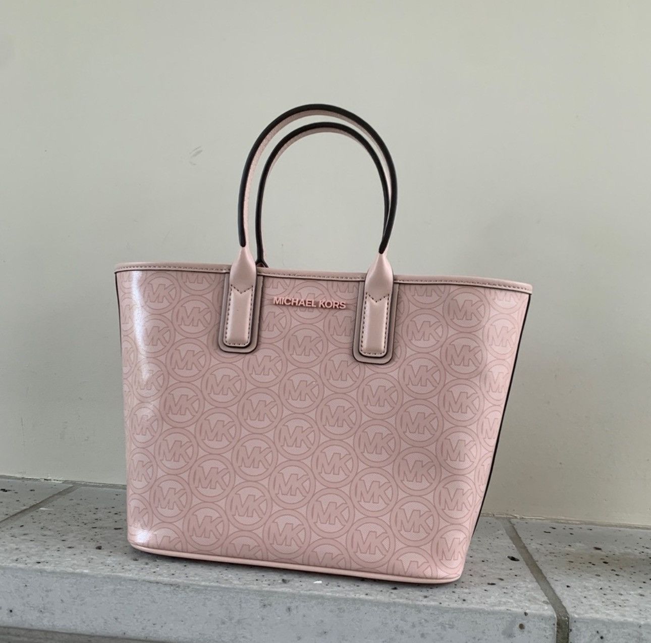 Michael Kors NWT Michael Kors Jodie Small Logo Jacquard Tote Bag Size ONE SIZE - 1 Thumbnail
