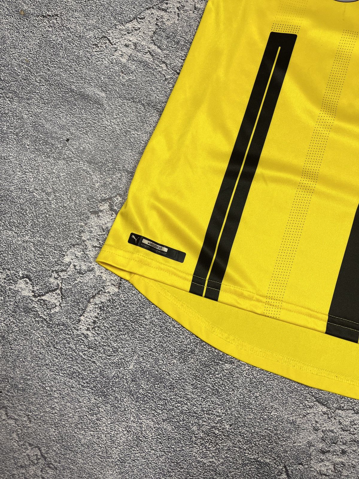 Puma × Vintage 2016 - 2017 Borussia Dortmund cup shirt Jersey Soccer Size US S / EU 44-46 / 1 - 3 Thumbnail