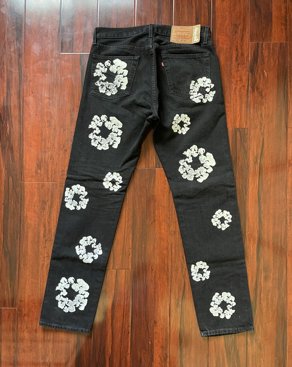 DENIM TEARS × Levi's Levi’s x DENIM TEARS 501 Black Denim Jeans 34W x 34L Size US 34 / EU 50 - 4 Thumbnail