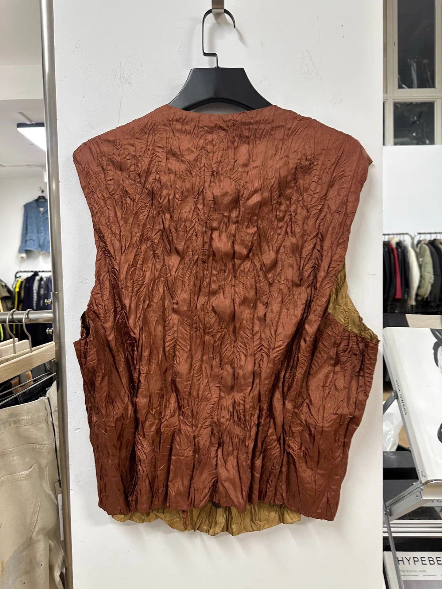 Issey Miyake Gold Textured Button-Front Sleeveless Top - M Size US M / EU 48-50 / 2 - 5 Thumbnail
